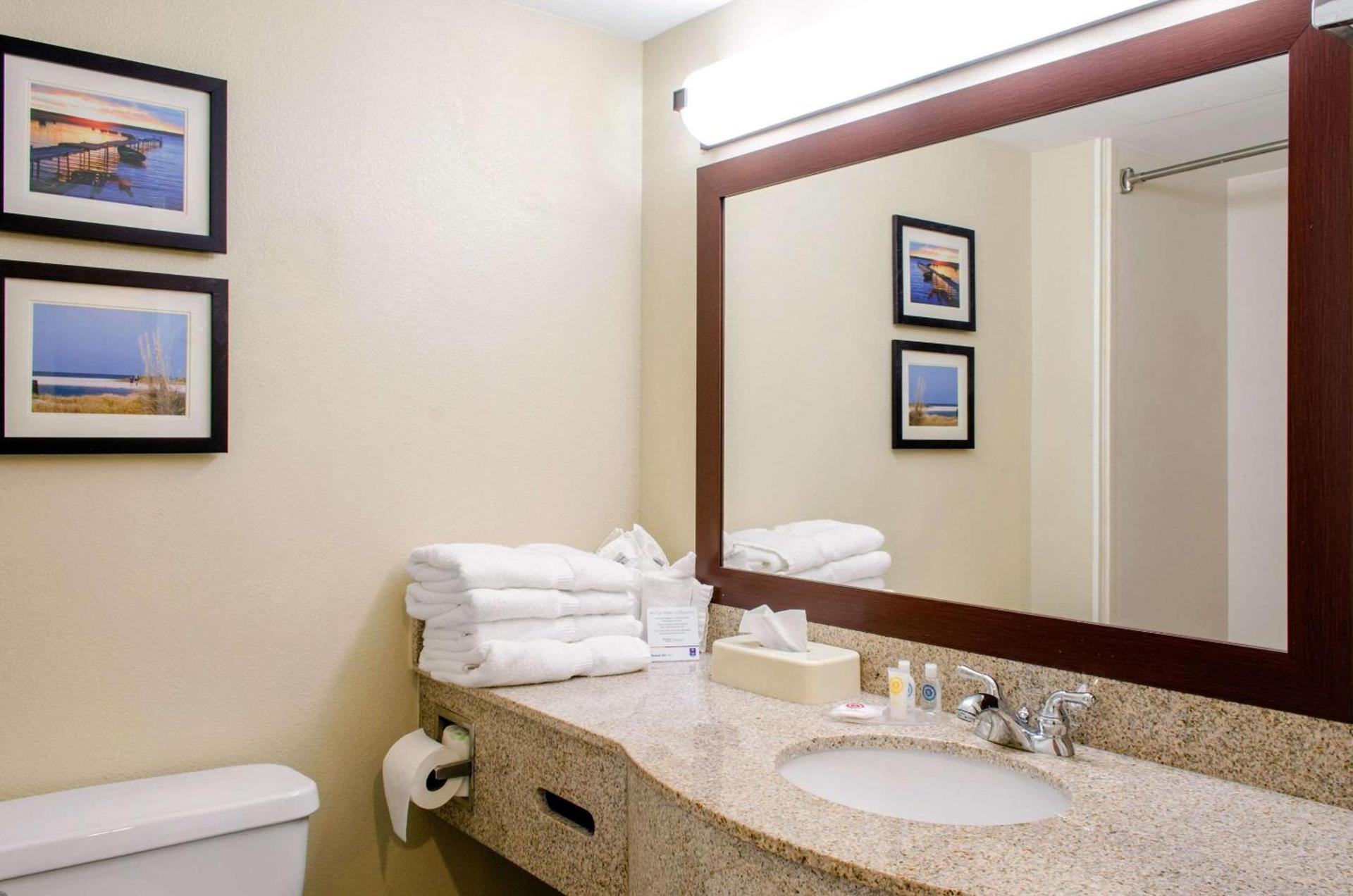 Comfort Inn & Suites Biloxi-D'Iberville photo 18