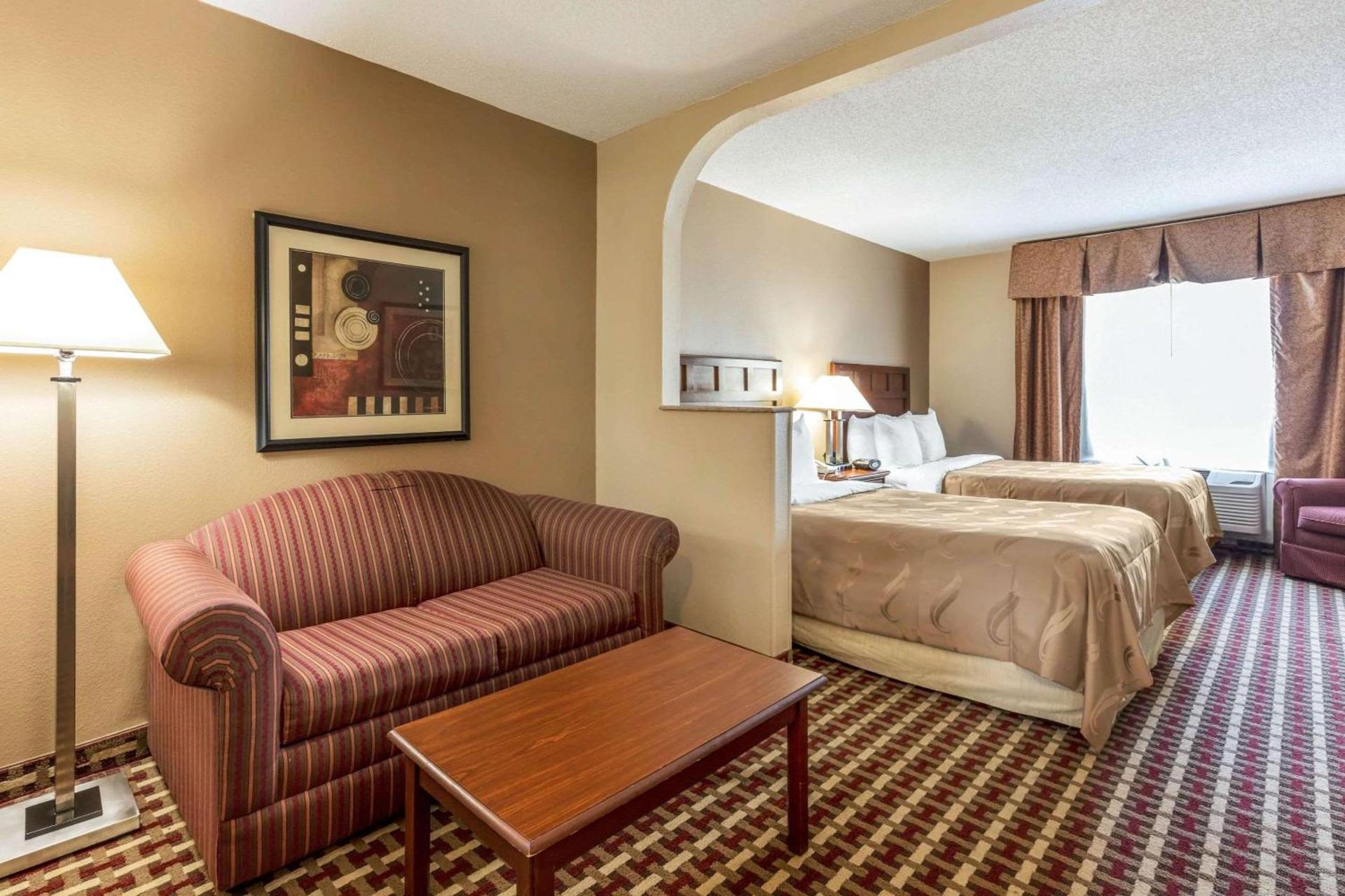 Quality Suites Paducah I-24 photo 12