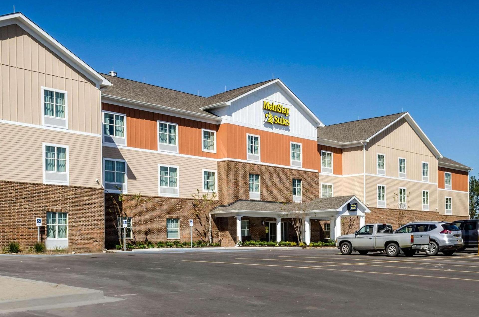MainStay Suites Hackberry Sportsman's Lodge photo 12
