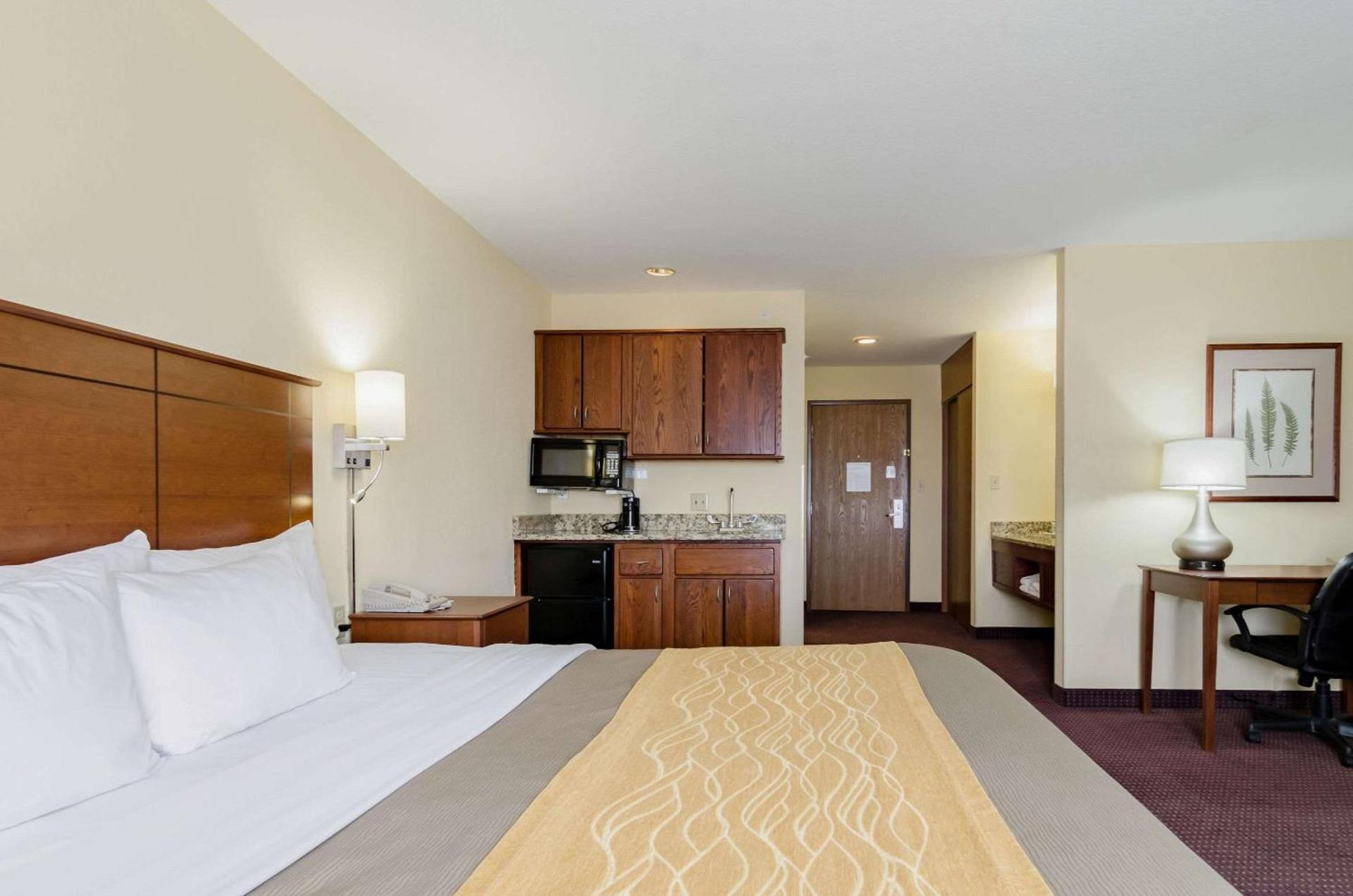 Quality Inn & Suites Colby photo 28