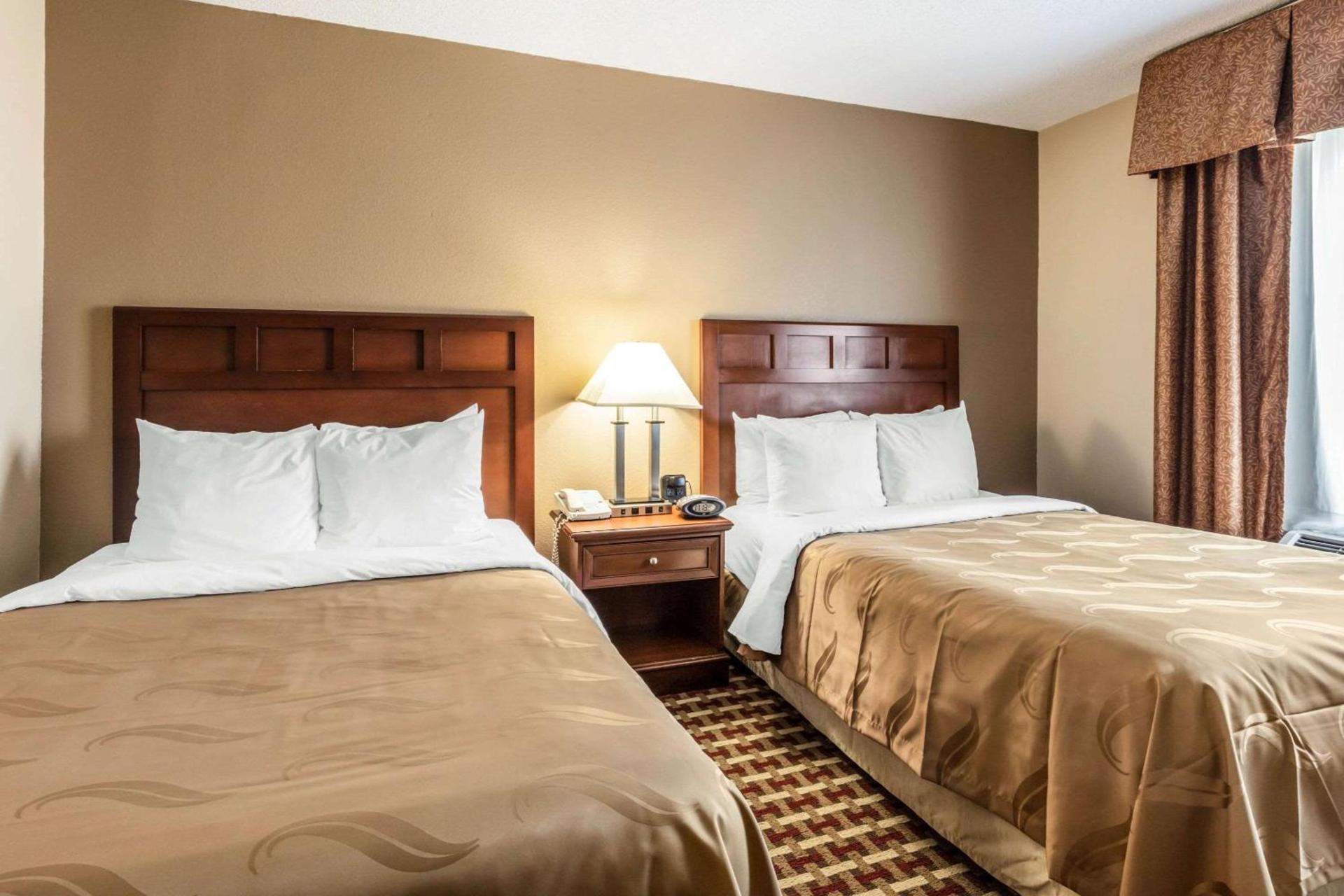 Quality Suites Paducah I-24 photo 10