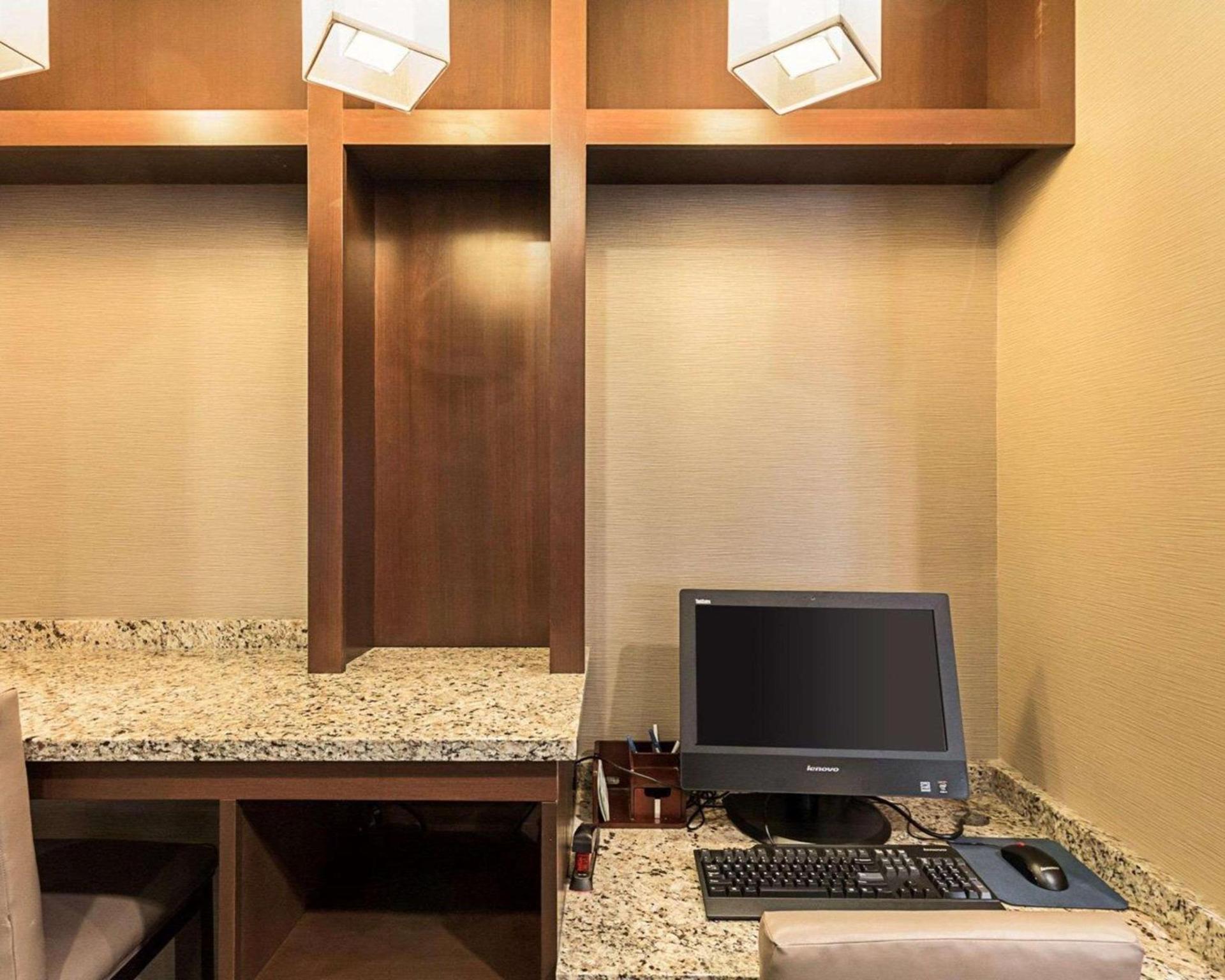 Comfort Inn Wichita East photo 27