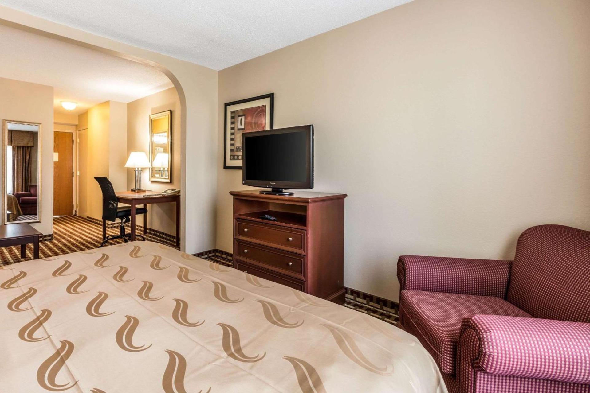 Quality Suites Paducah I-24 photo 6