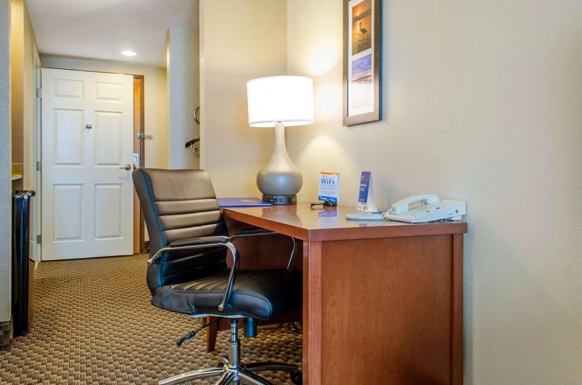Comfort Inn & Suites Biloxi-D'Iberville photo 11