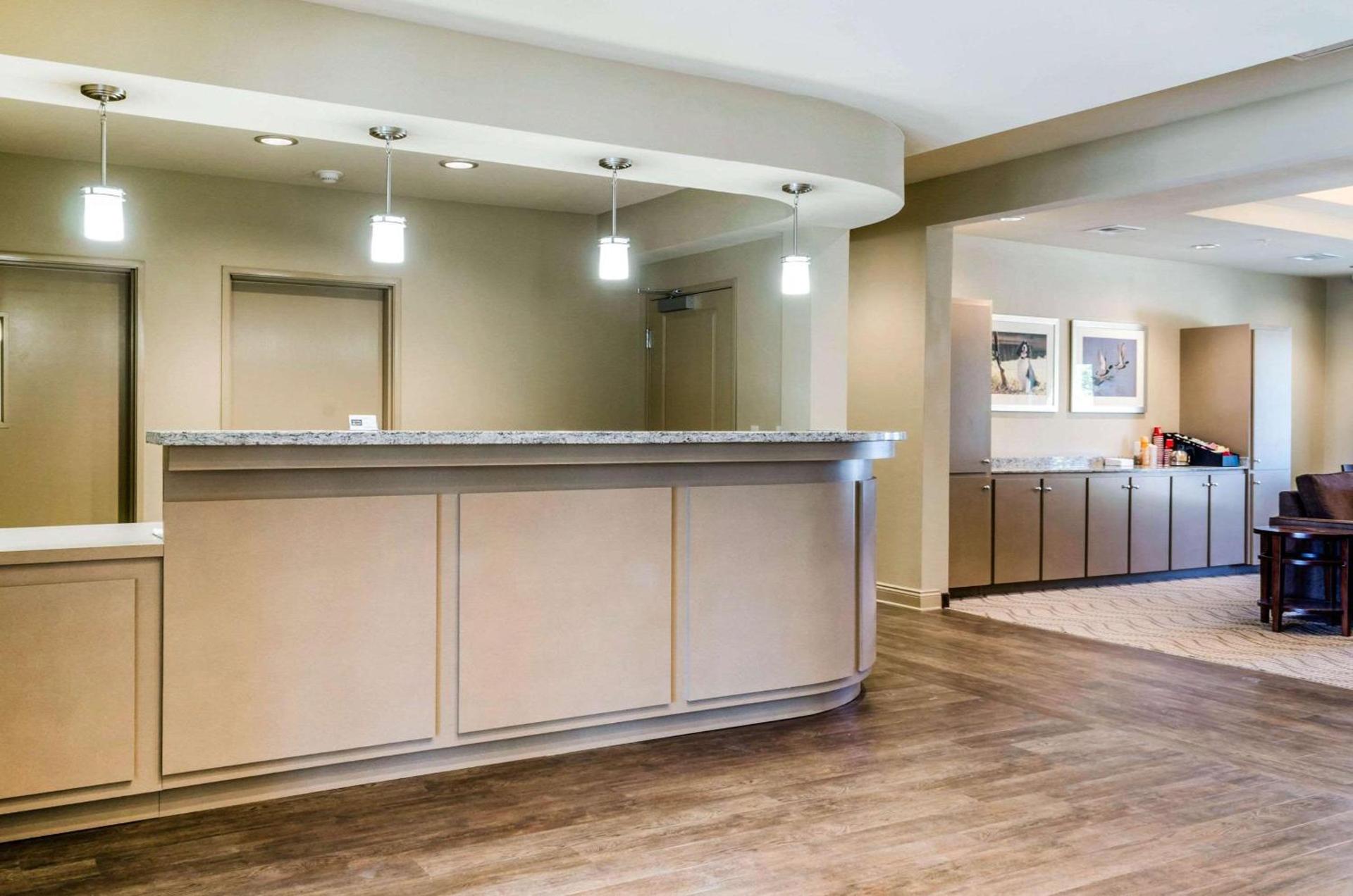 MainStay Suites Hackberry Sportsman's Lodge photo 17