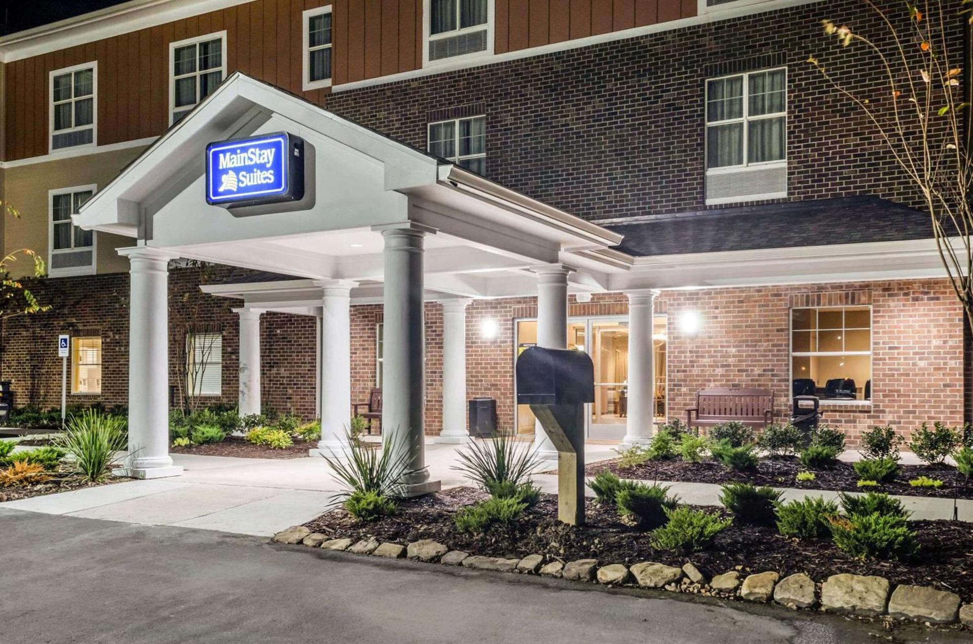 MainStay Suites Hackberry Sportsman's Lodge photo 19