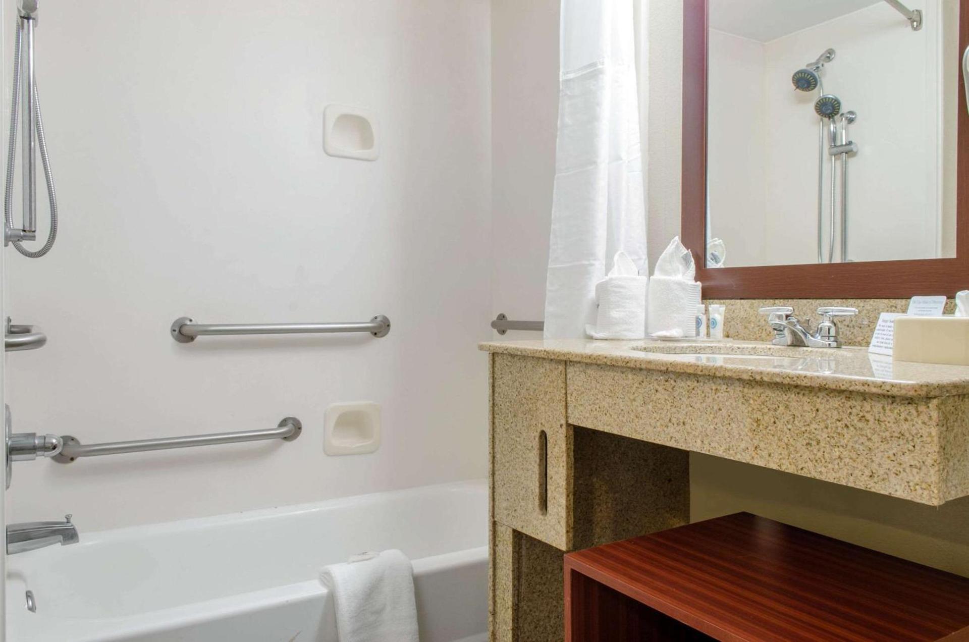Comfort Inn & Suites Biloxi-D'Iberville photo 15