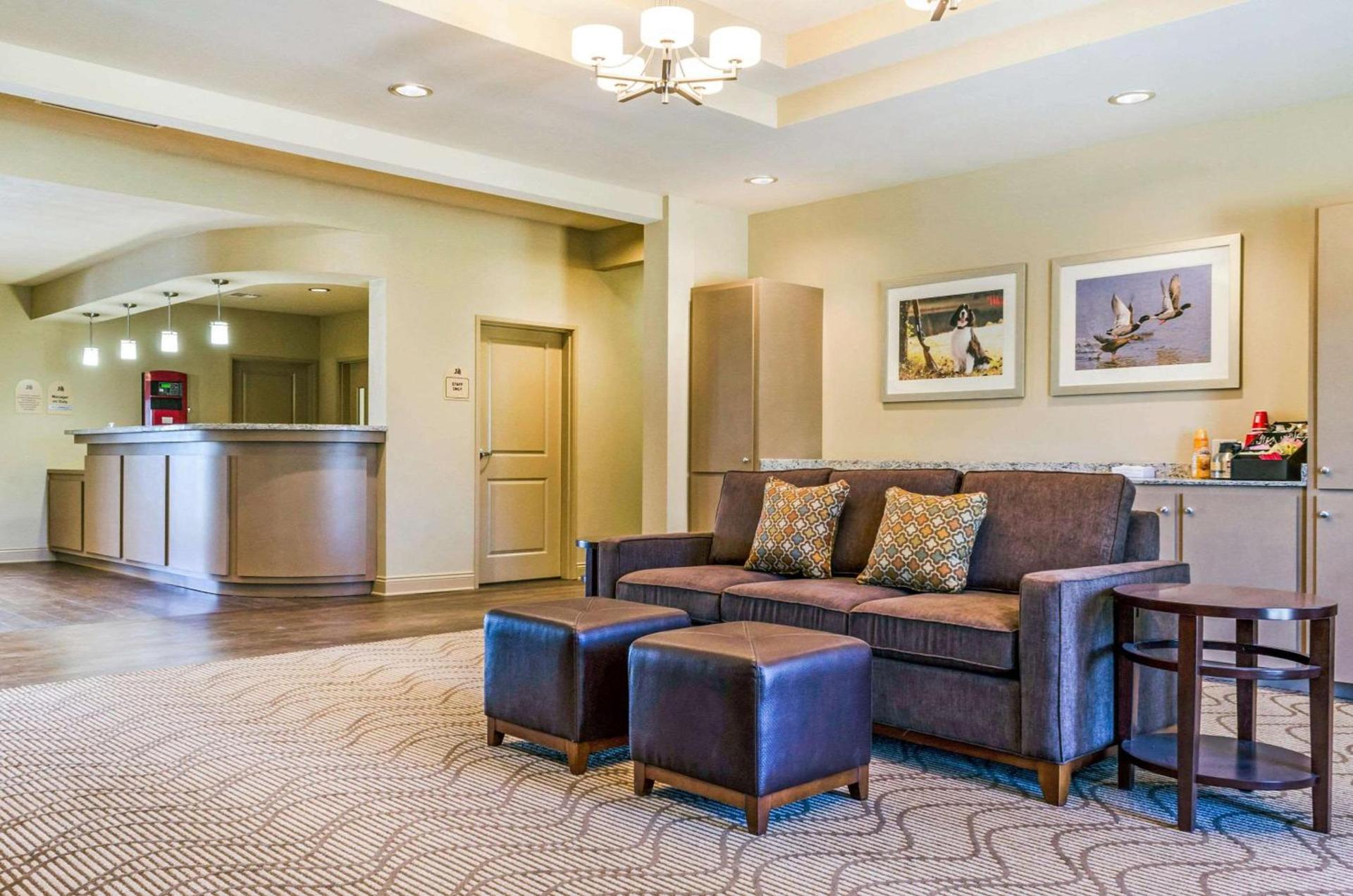 MainStay Suites Hackberry Sportsman's Lodge photo 27