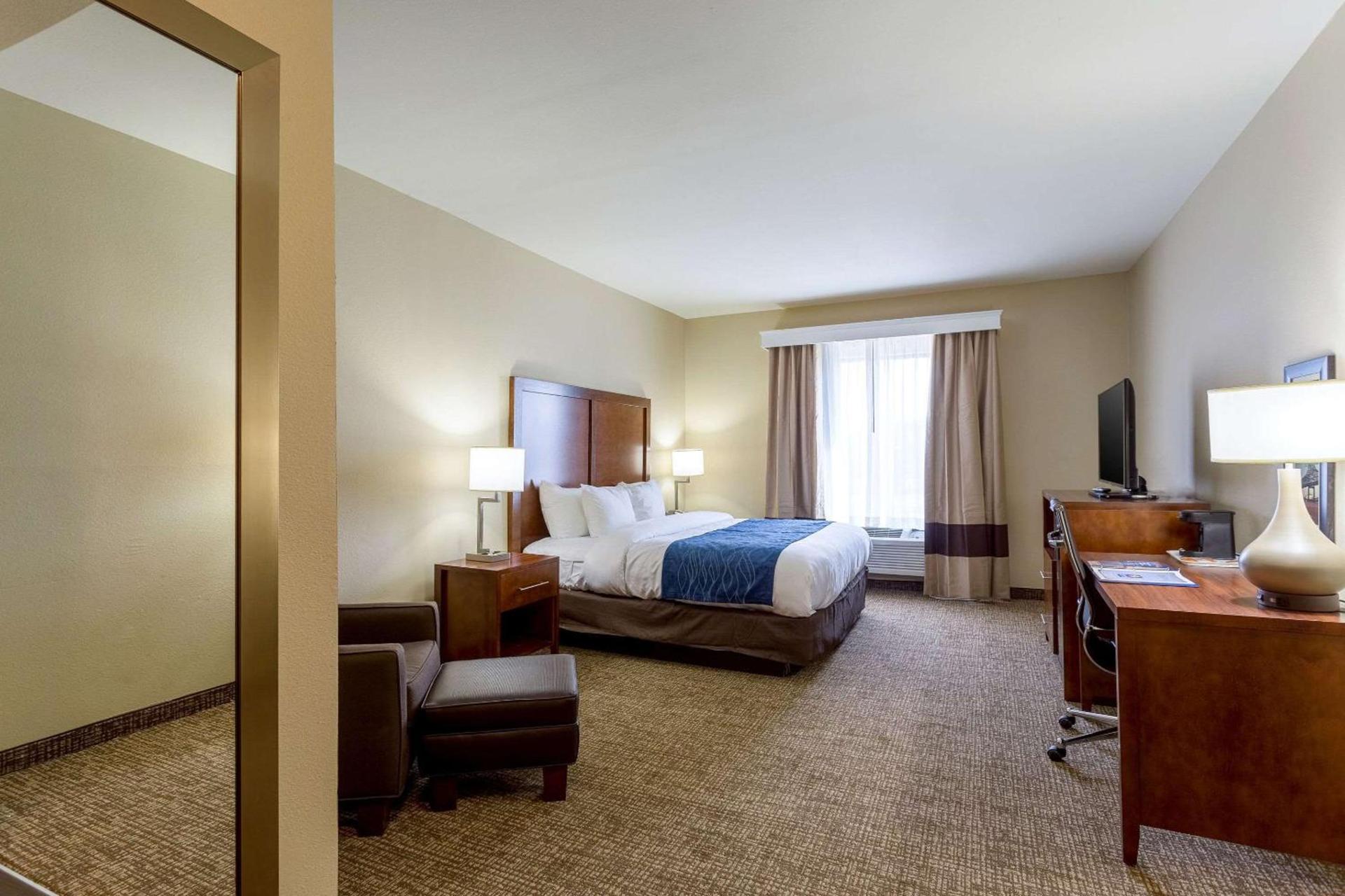 Sonesta Essential - Baton Rouge Airport photo 13