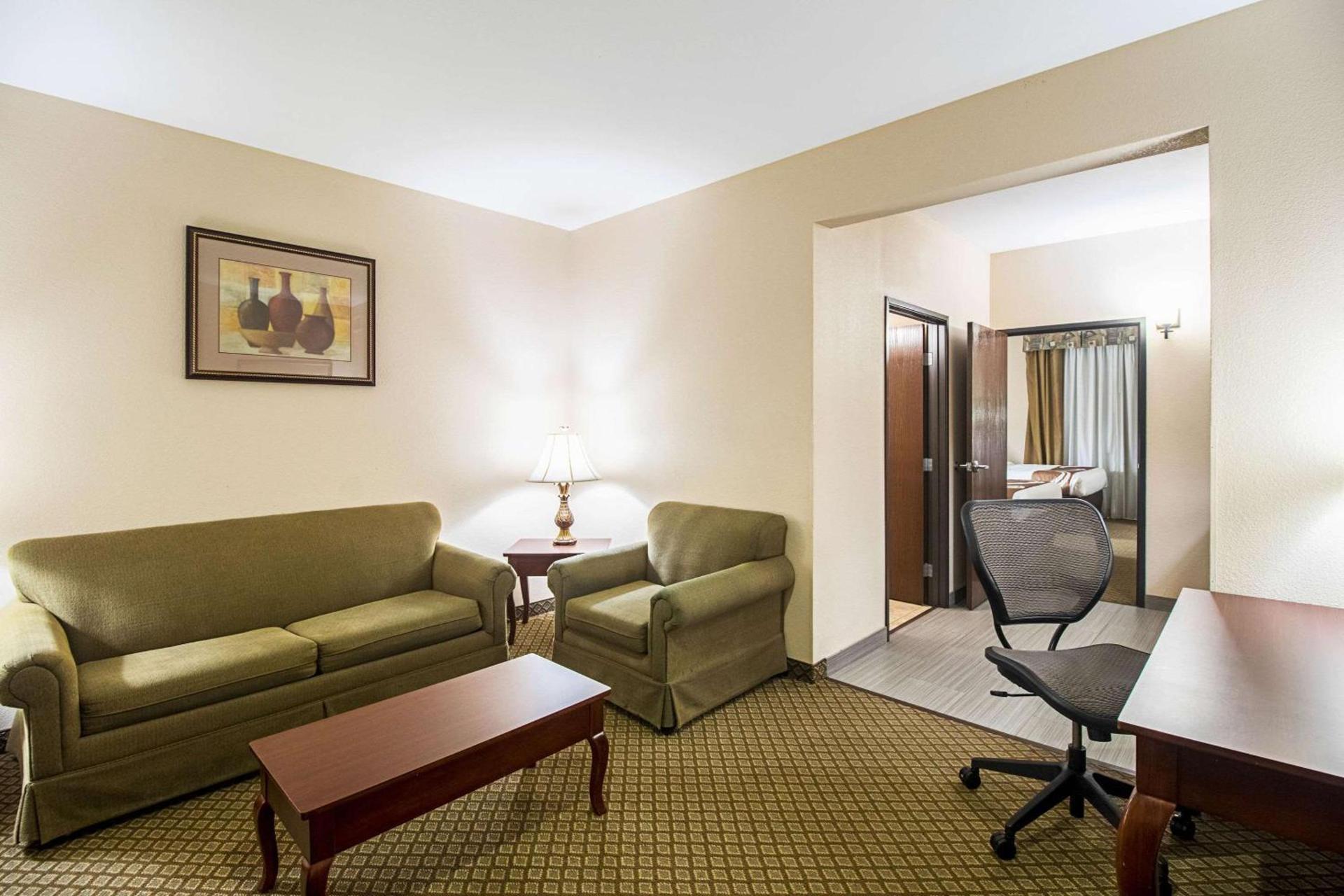 Quality Inn & Suites Robstown photo 25