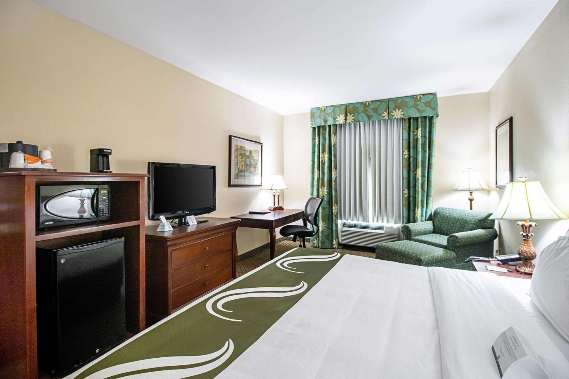 Quality Inn & Suites Robstown photo 10