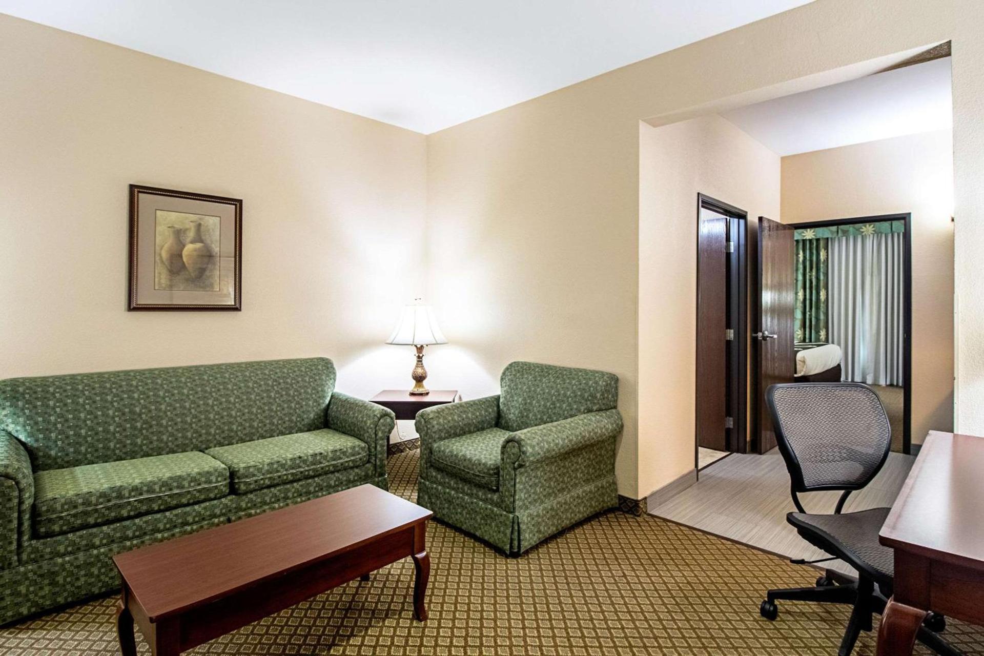 Quality Inn & Suites Robstown photo 21