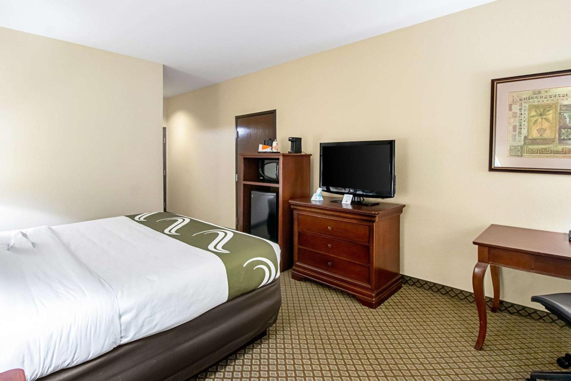 Quality Inn & Suites Robstown photo 11