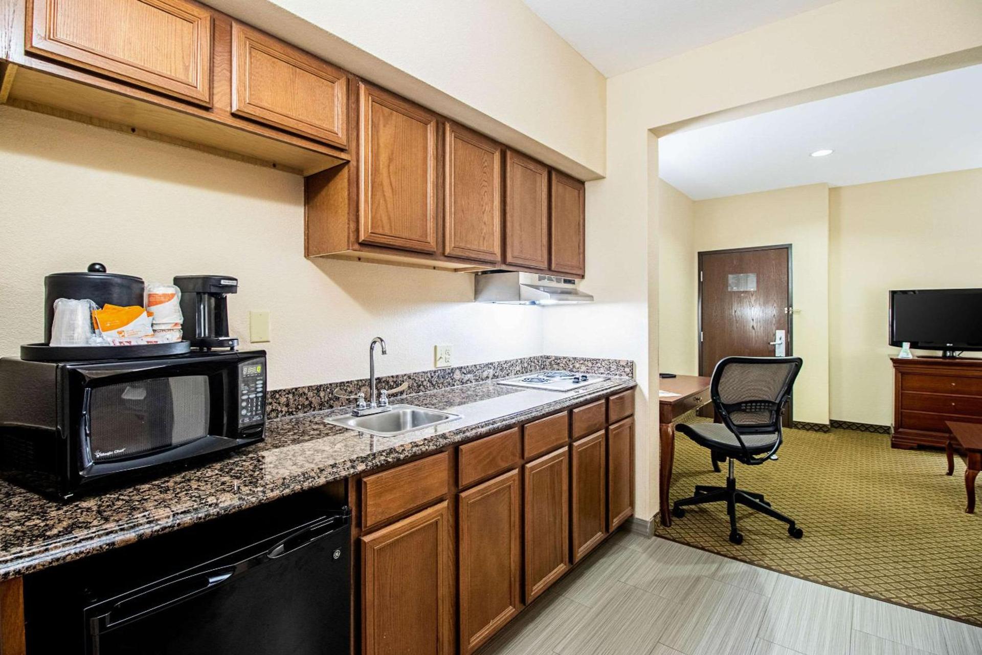 Quality Inn & Suites Robstown photo 26