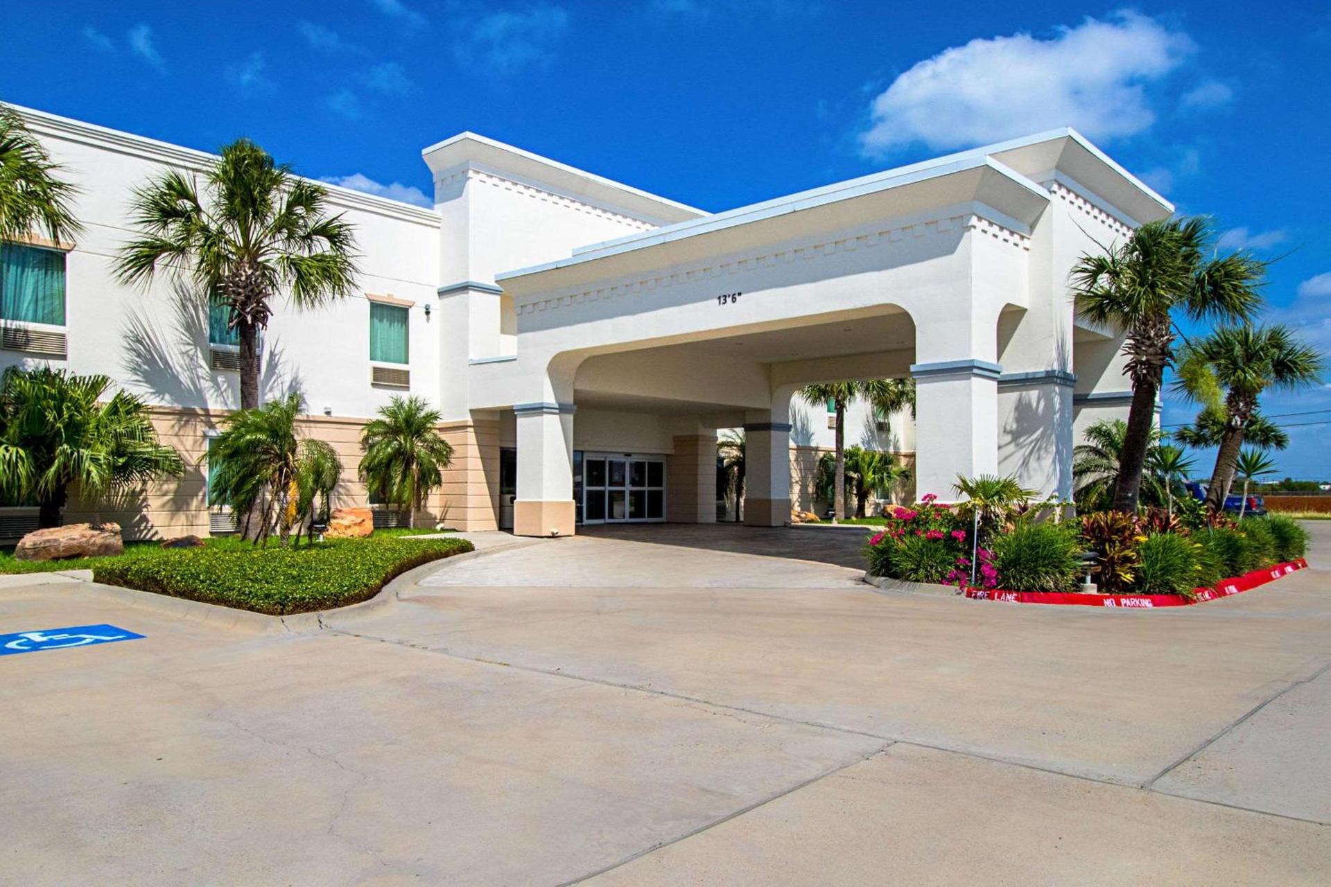 Quality Inn & Suites Robstown photo 3