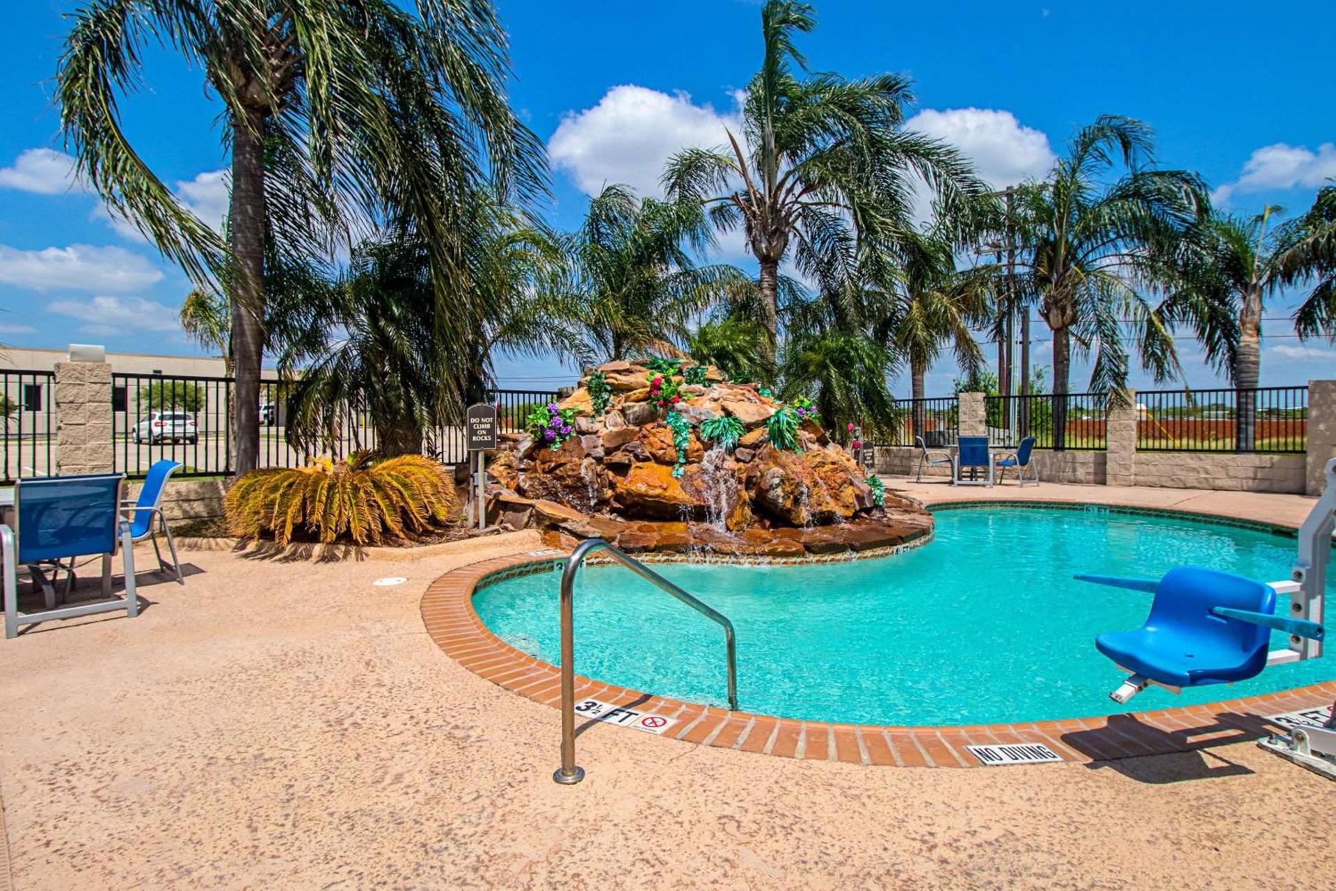 Quality Inn & Suites Robstown photo 27