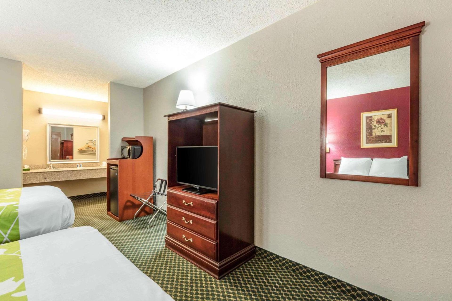 Rodeway Inn Prattville I-65 photo 24