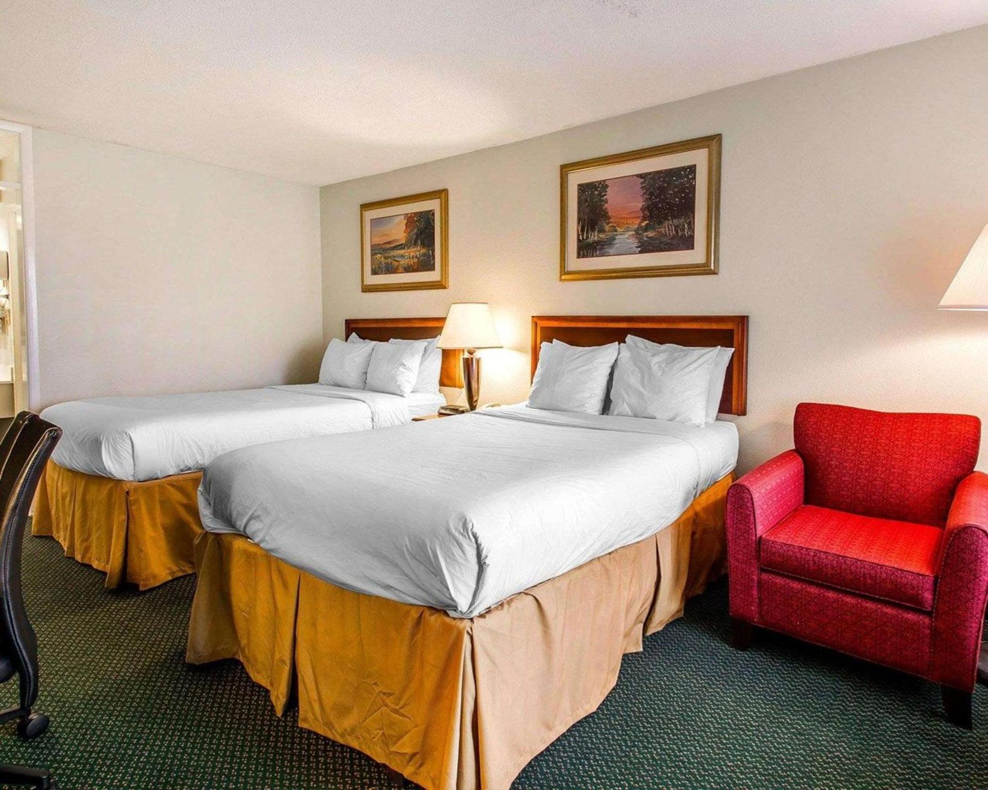 Clarion Inn & Suites Dothan South photo 20