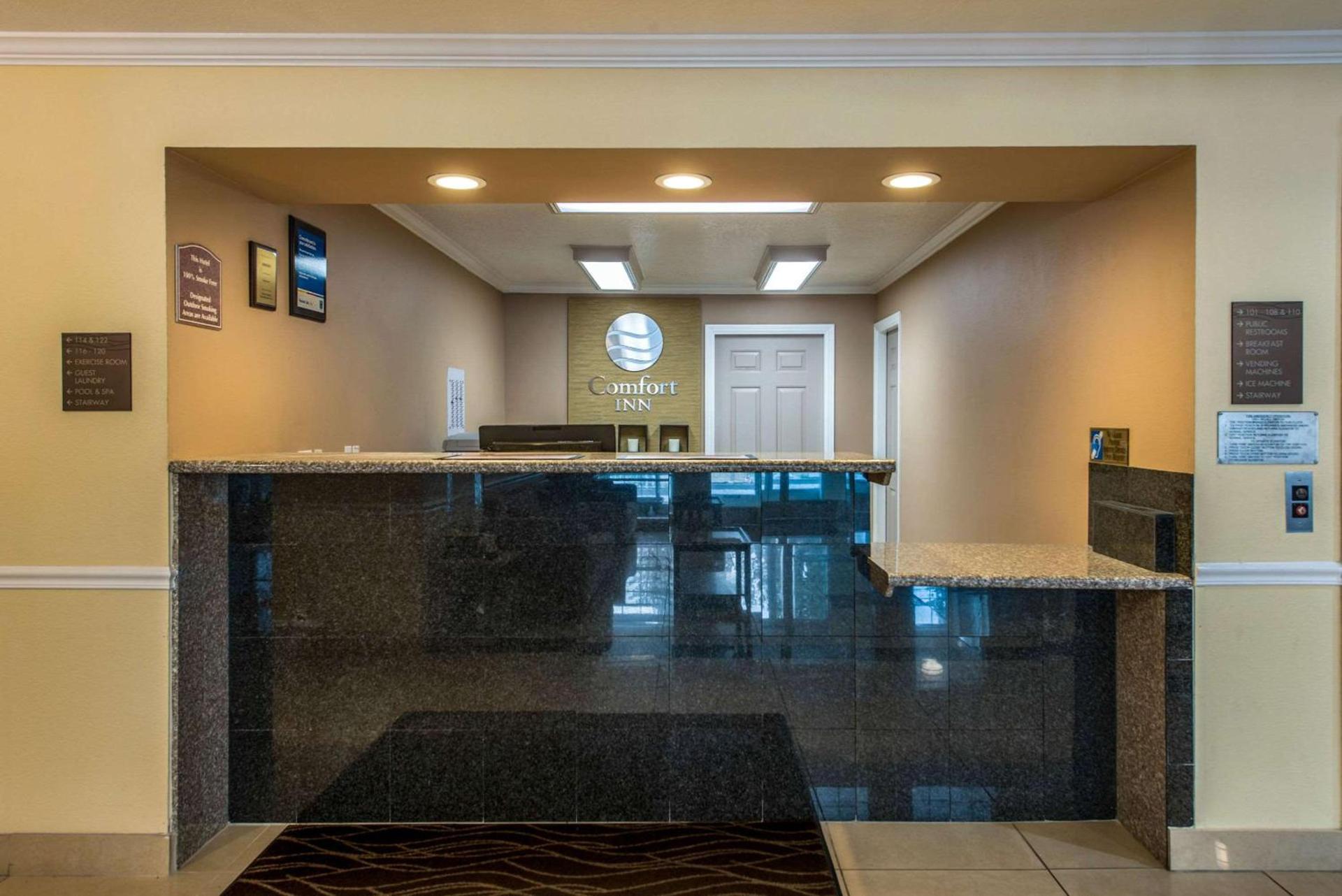 Comfort Inn Mount Shasta Area photo 2