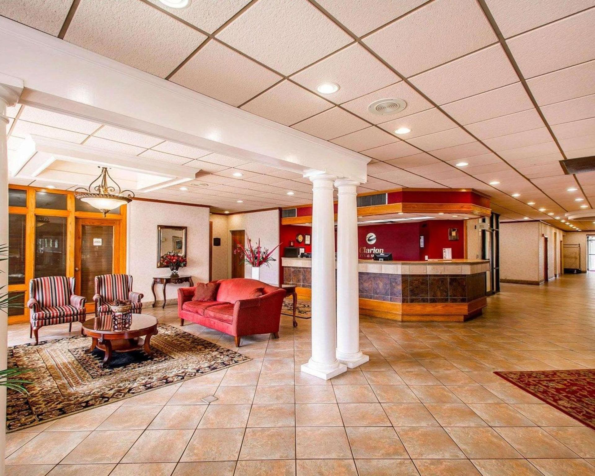 Clarion Inn & Suites Dothan South photo 4