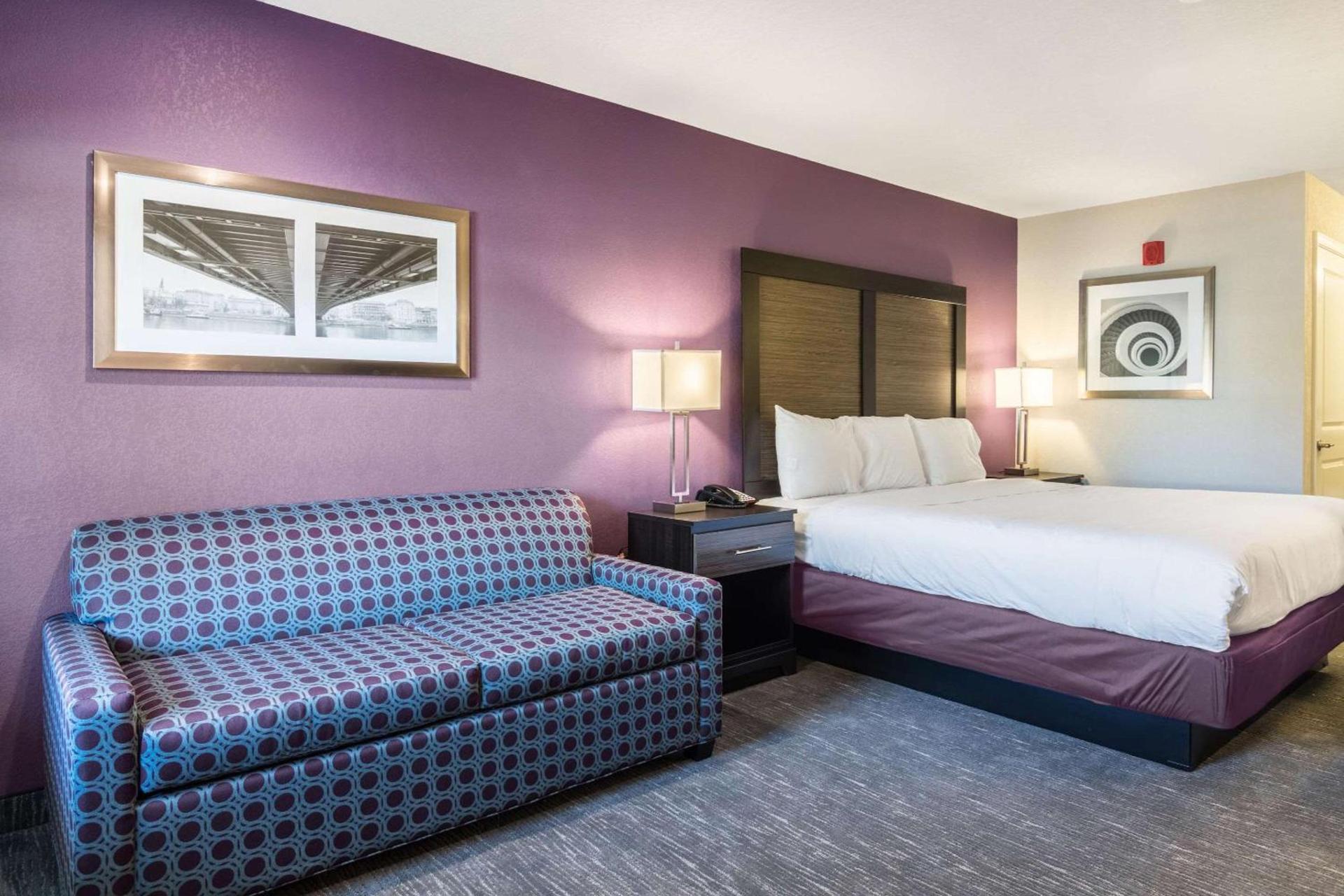 Econo Lodge Inn & Suites North Little Rock near Riverfront photo 11