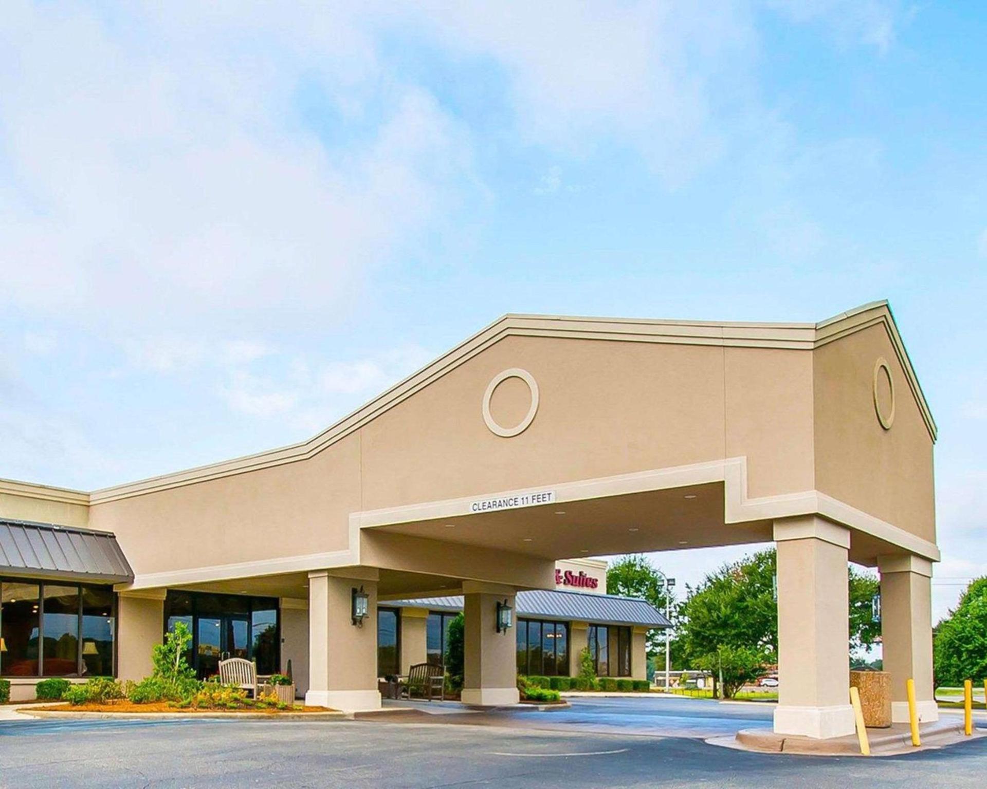 Clarion Inn & Suites Dothan South photo 2