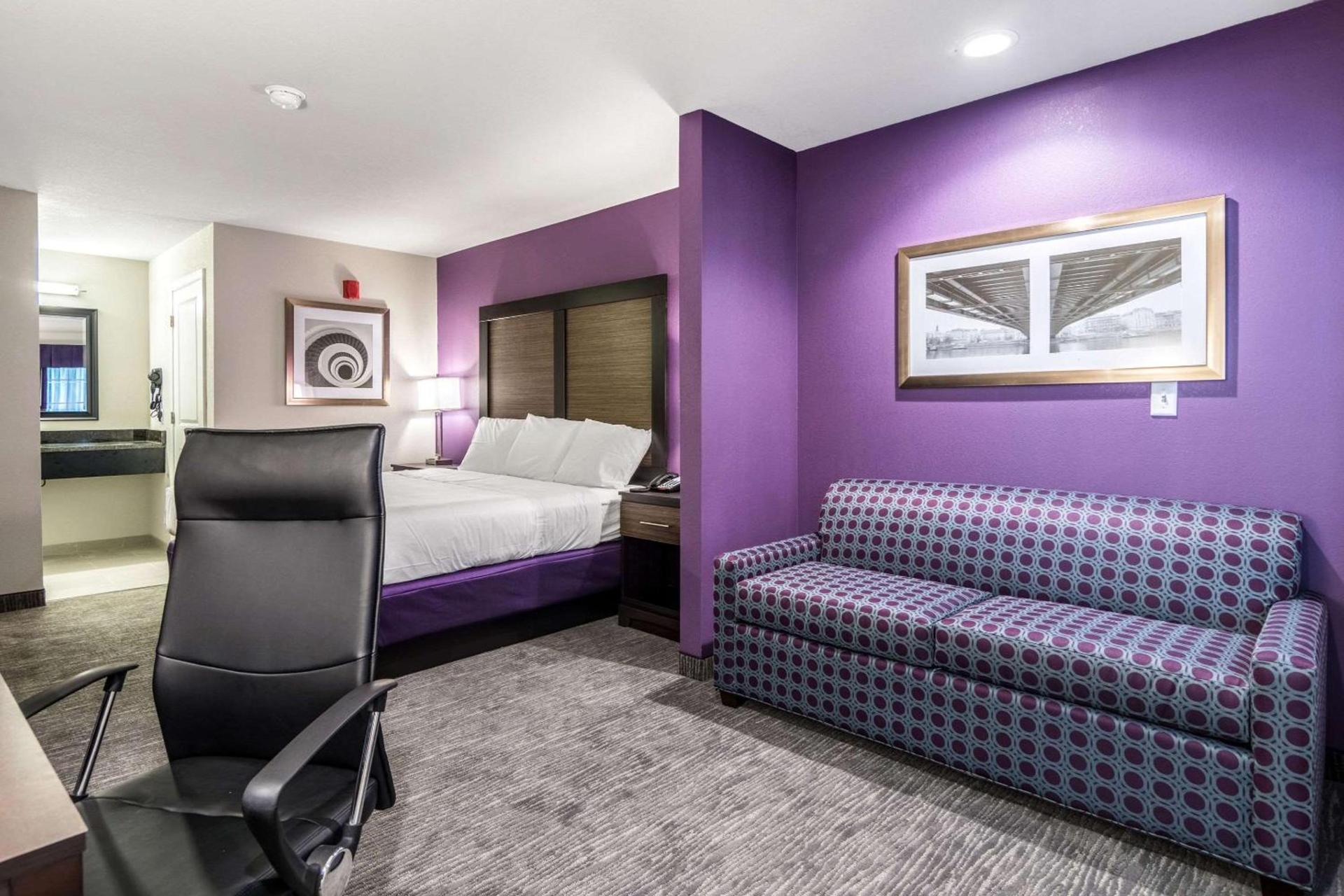 Econo Lodge Inn & Suites North Little Rock near Riverfront photo 14