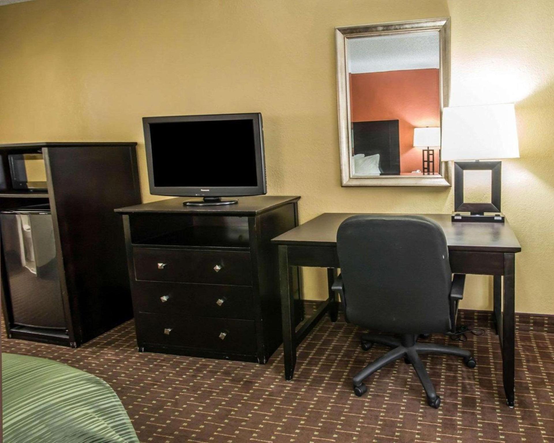 Quality Inn near Blue Spring photo 8