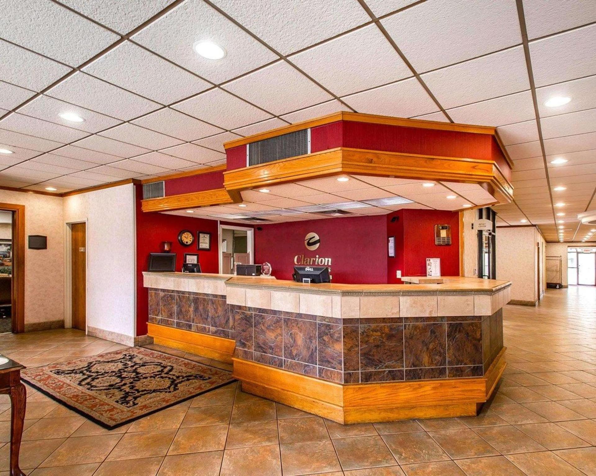 Clarion Inn & Suites Dothan South photo 3