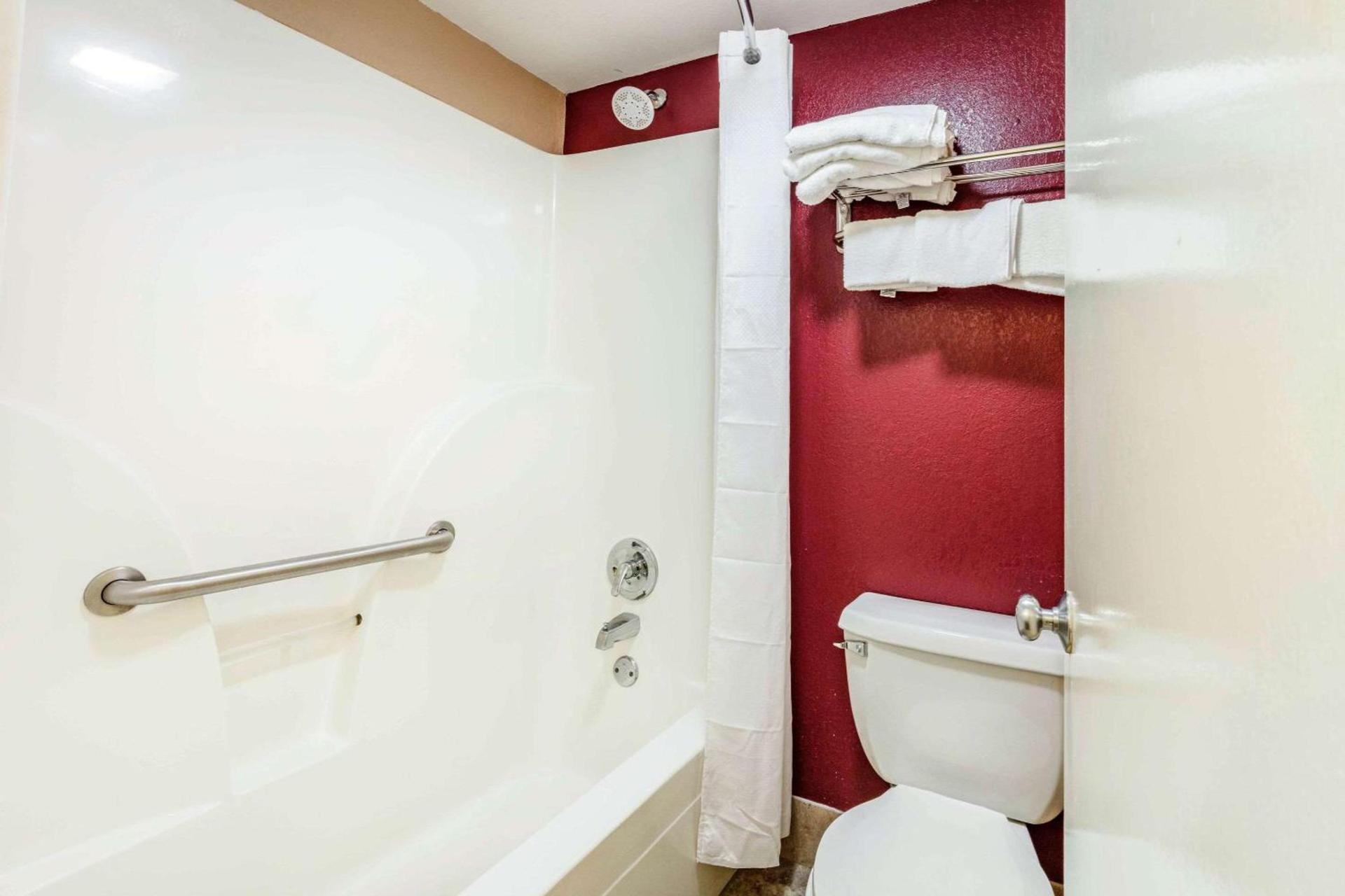 Rodeway Inn Prattville I-65 photo 16