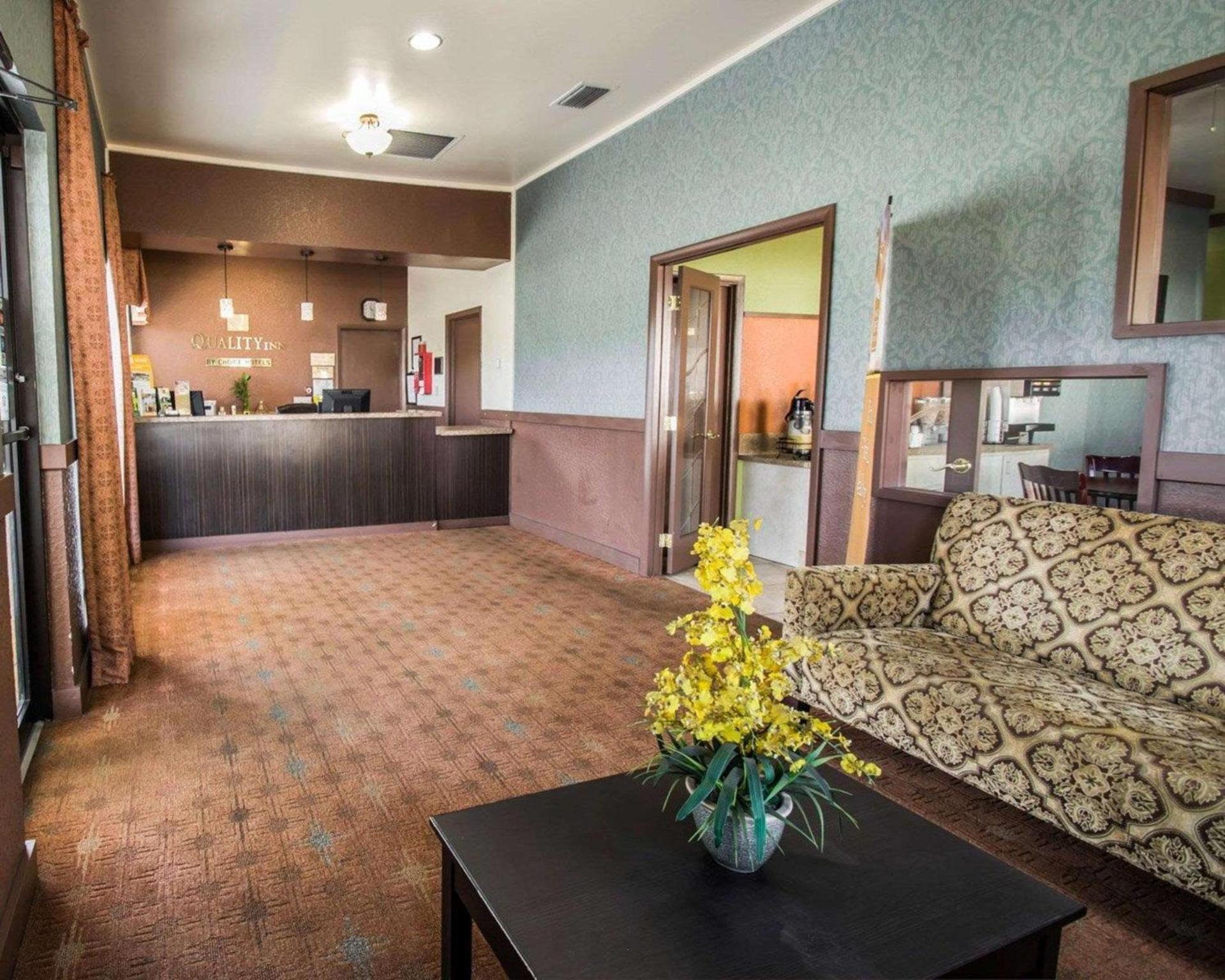 Quality Inn near Blue Spring photo 5