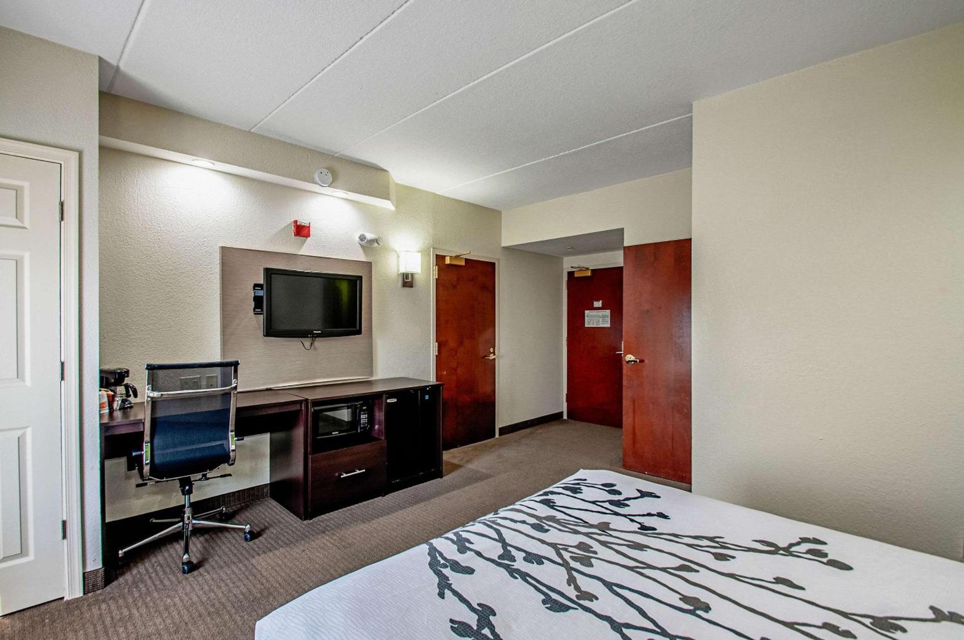 Garner Hotel Frederick Southeast by IHG photo 18