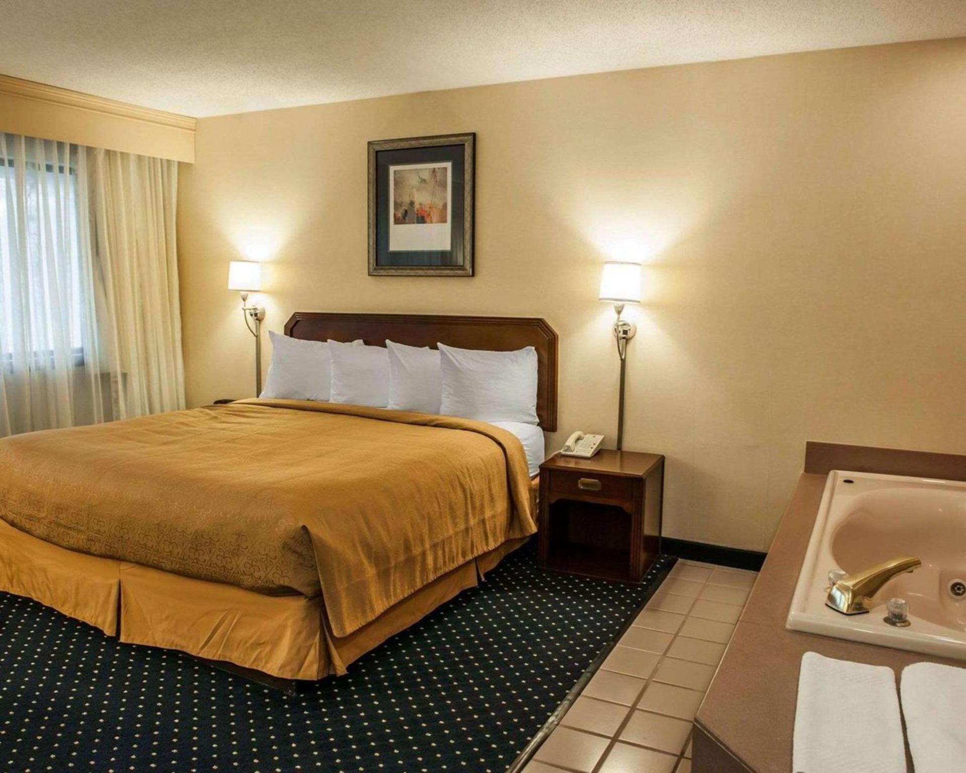 Quality Inn & Suites Goshen photo 19
