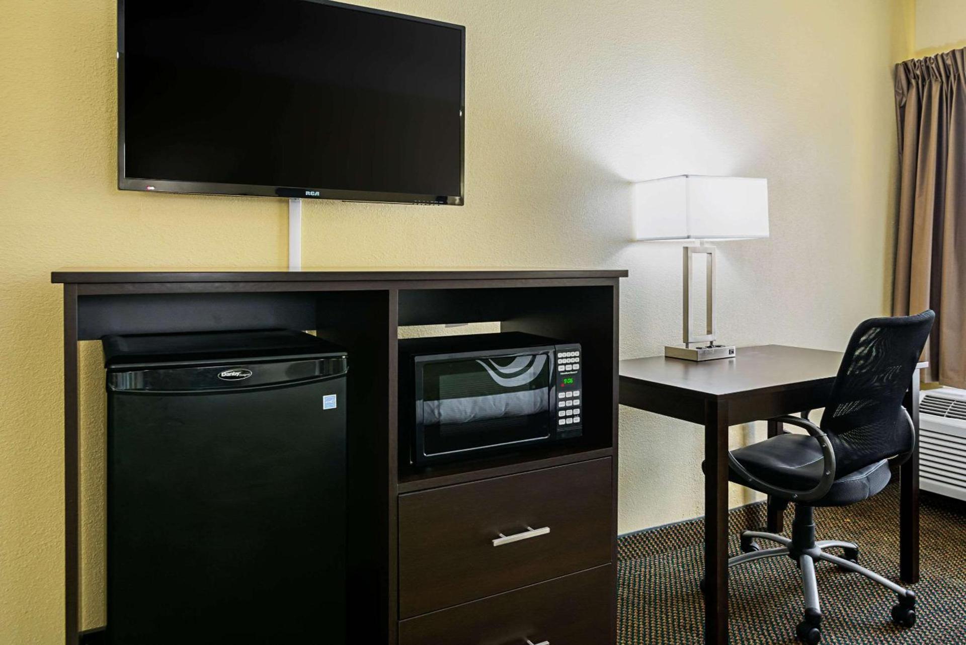 Quality Inn & Suites Greensburg I-74 photo 15