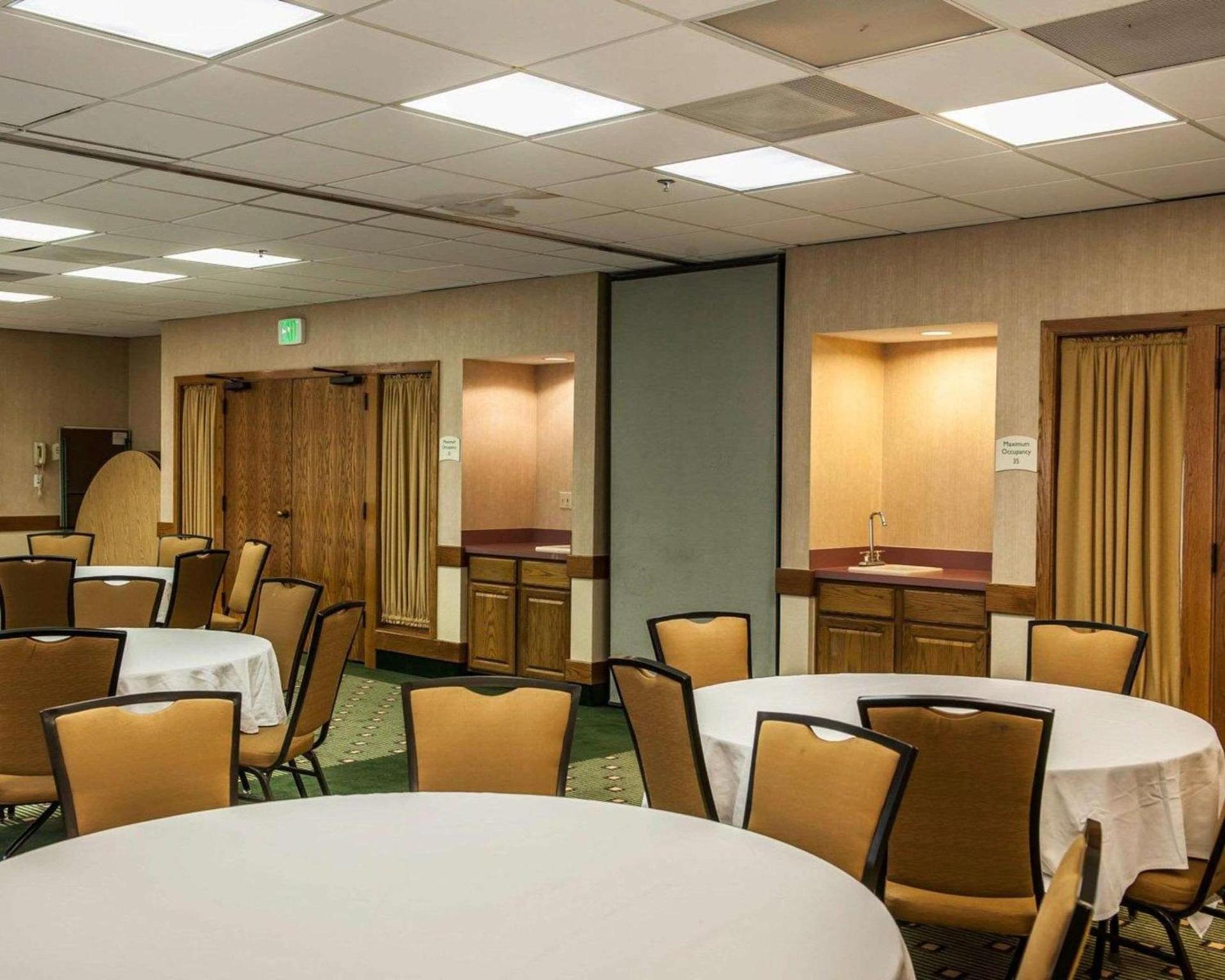 Quality Inn & Suites Goshen photo 33