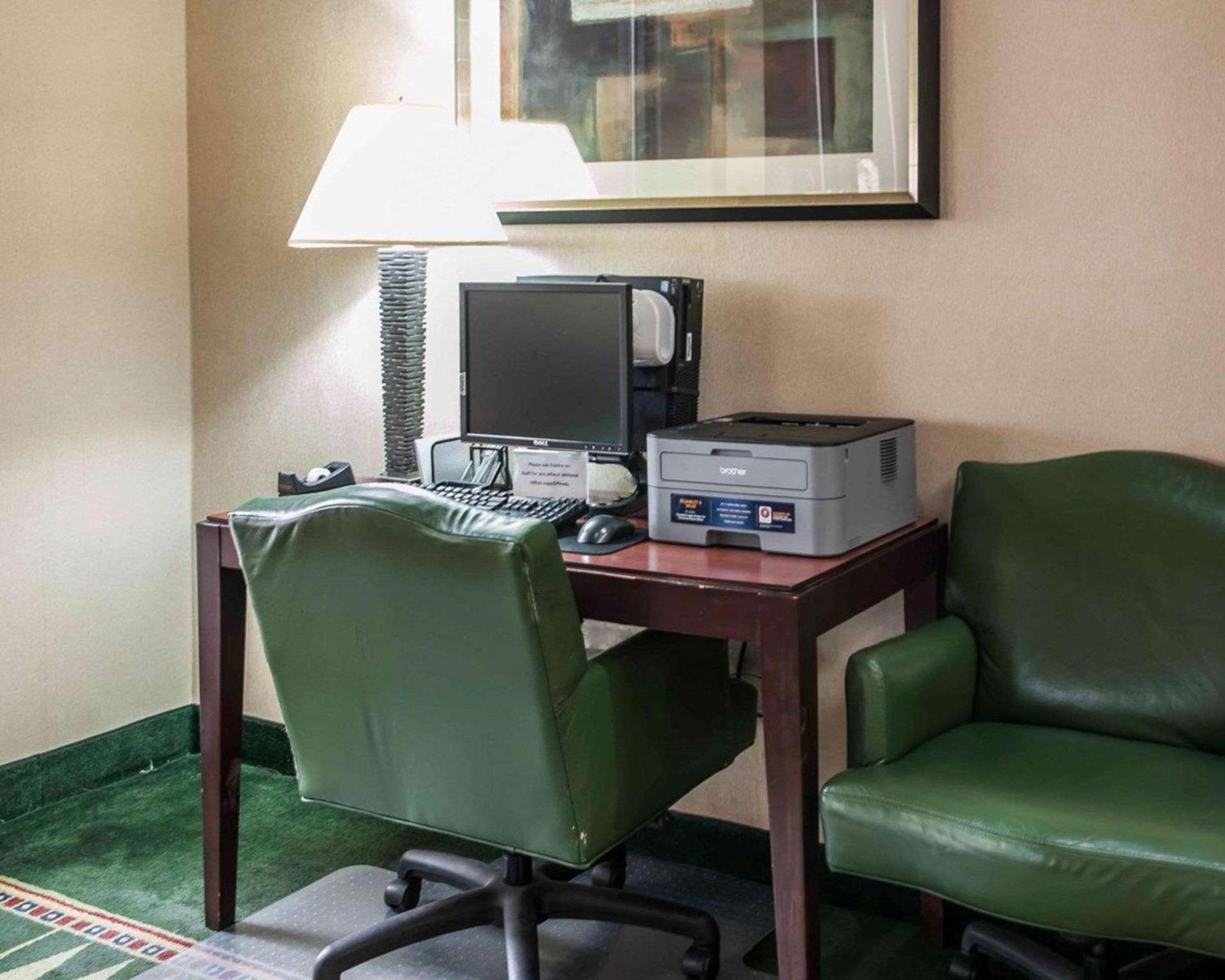 Quality Inn & Suites Goshen photo 31
