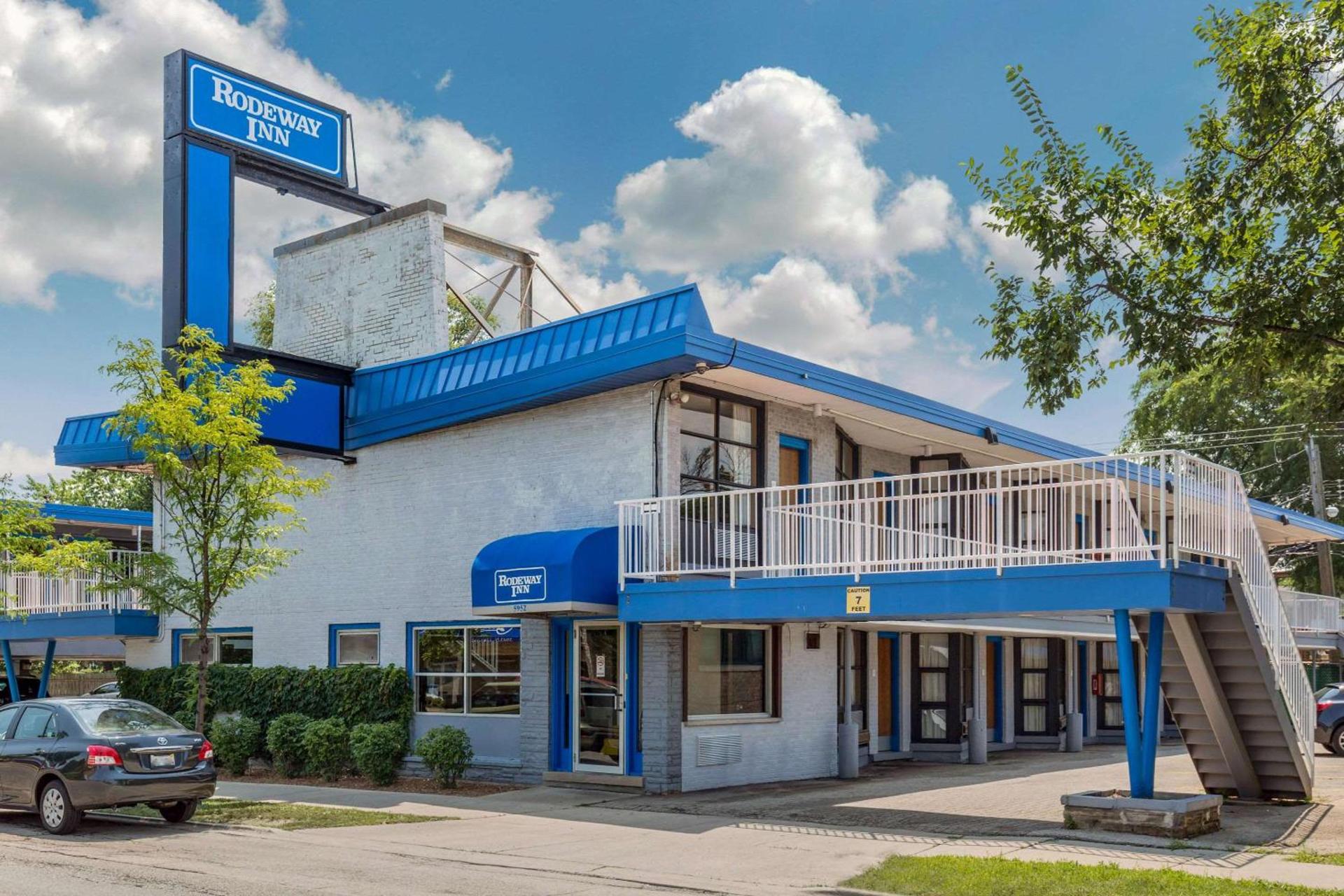 Rodeway Inn Chicago North Shore - Lincolnwood photo 1