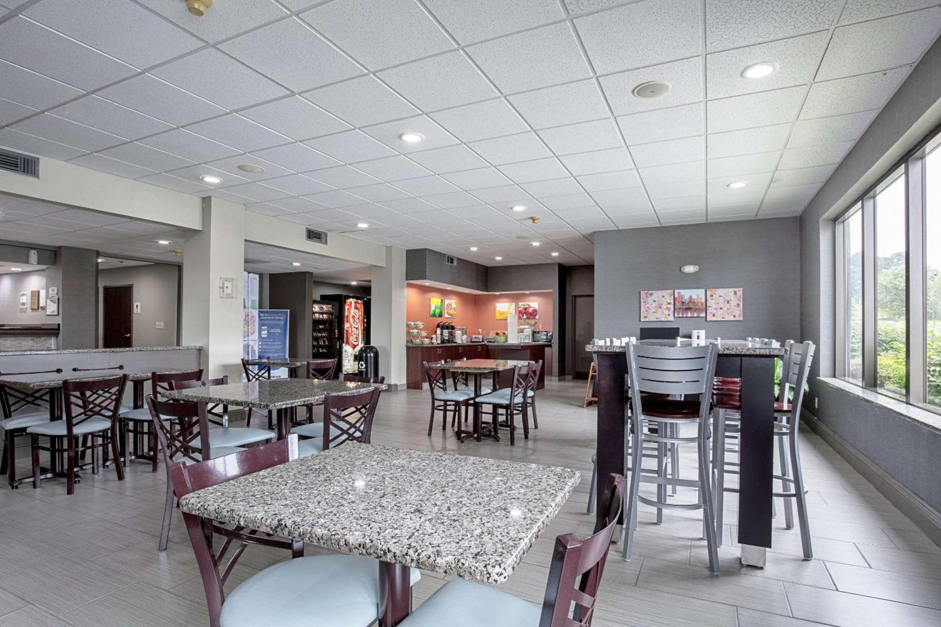 Quality Inn Holly Springs South photo 29
