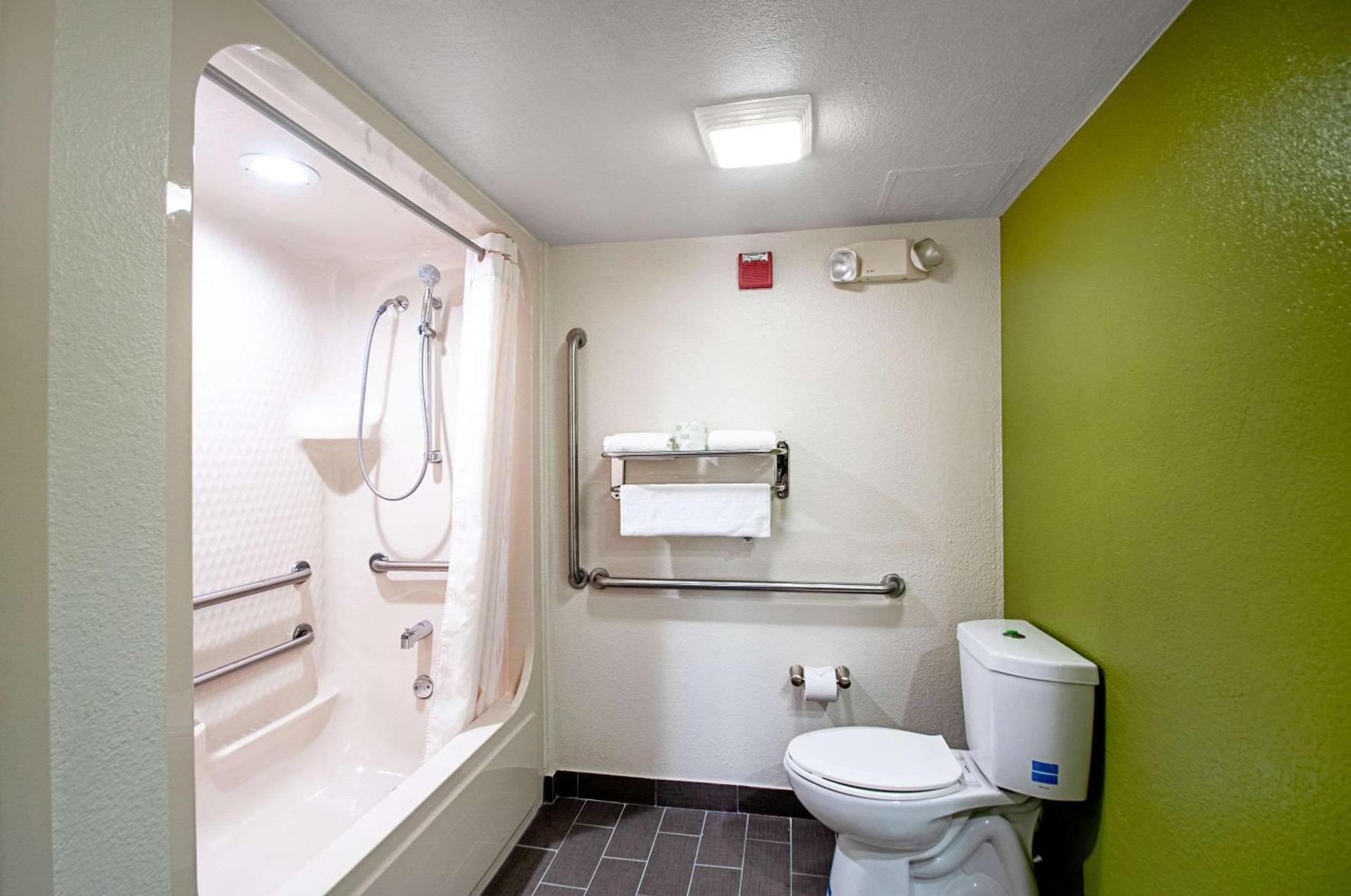 Garner Hotel Frederick Southeast by IHG photo 21