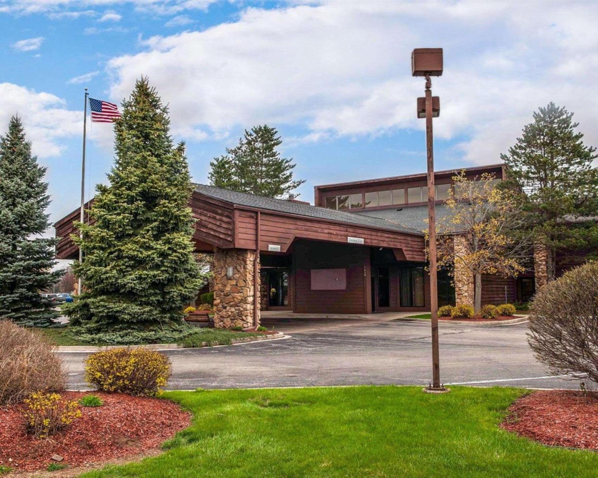 Quality Inn & Suites Goshen photo 2