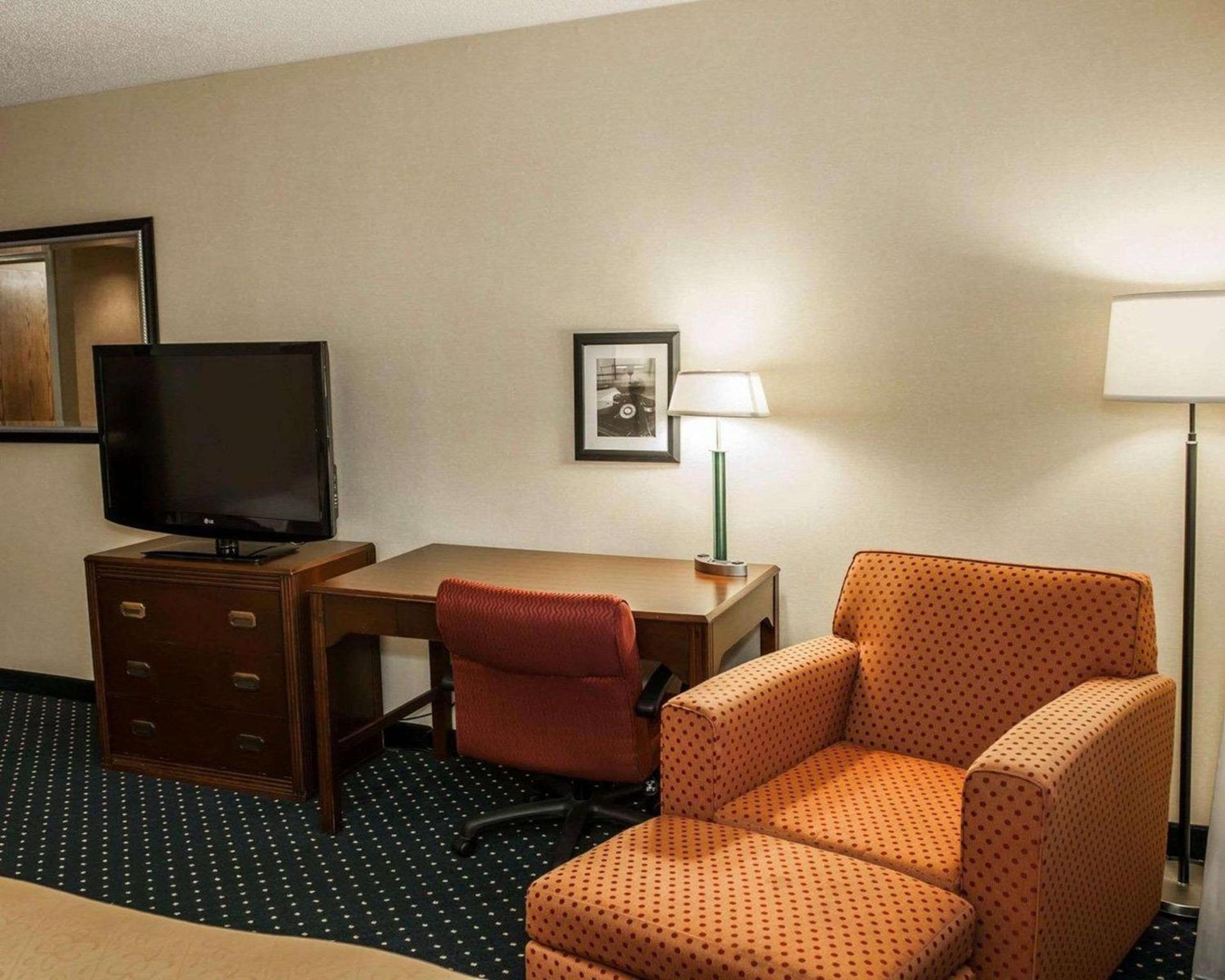 Quality Inn & Suites Goshen photo 21