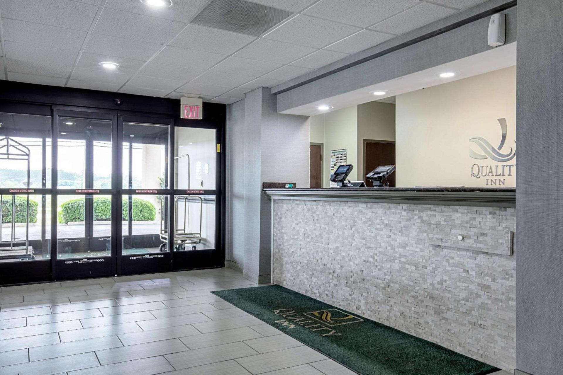 Quality Inn Holly Springs South photo 25