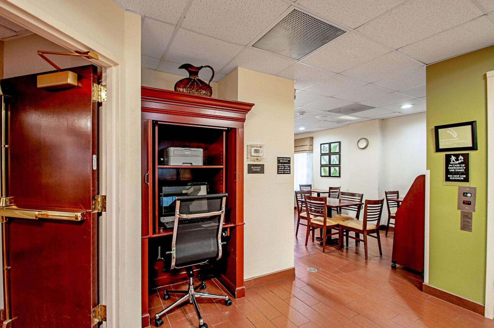 Garner Hotel Frederick Southeast by IHG photo 33