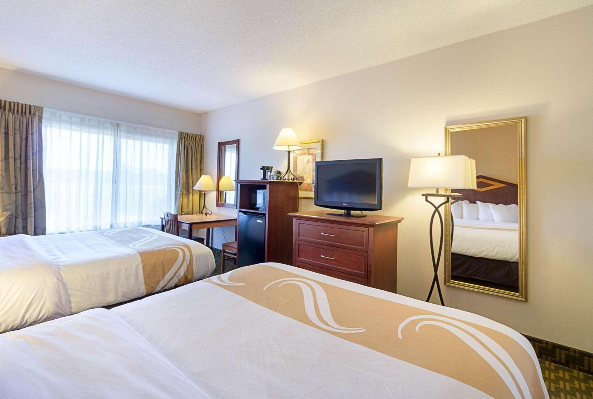Quality Inn Fairmont photo 19