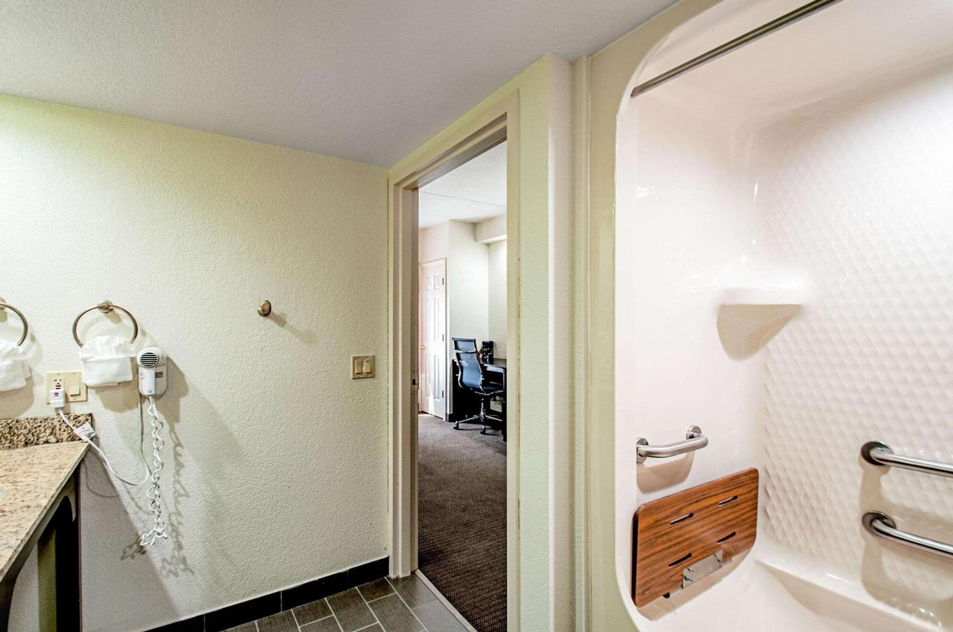 Garner Hotel Frederick Southeast by IHG photo 19