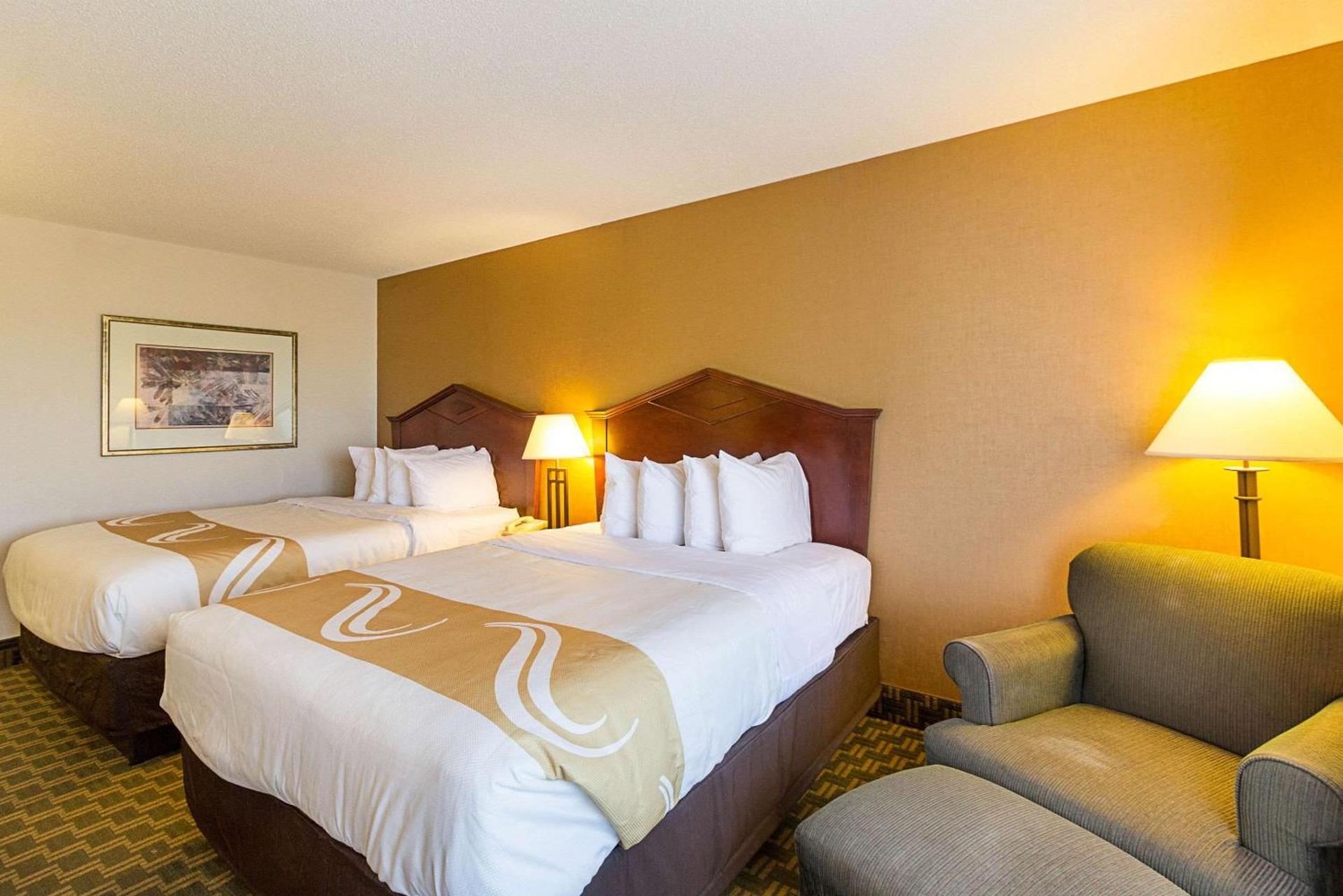 Quality Inn Fairmont photo 7