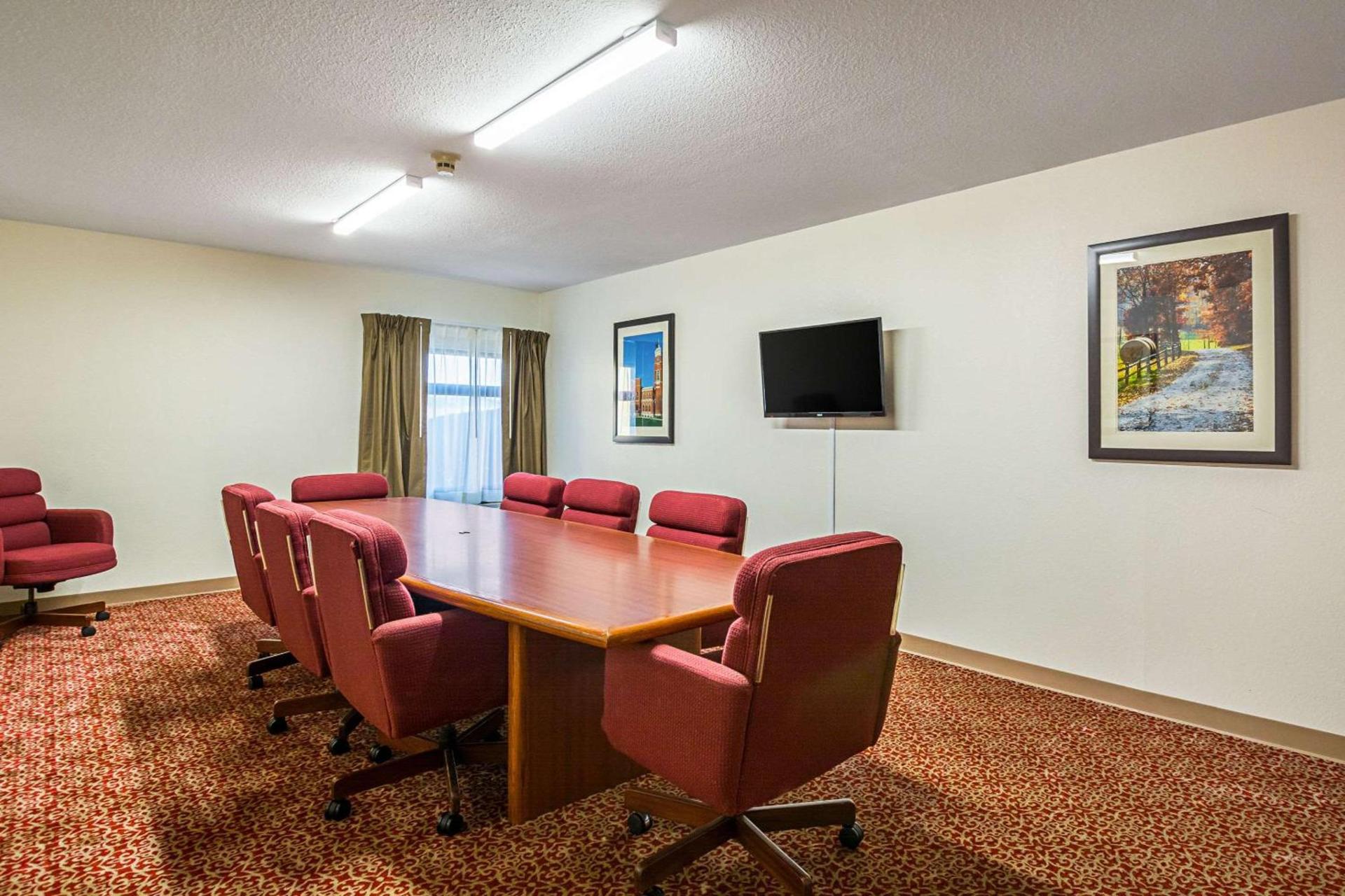 Quality Inn & Suites Greensburg I-74 photo 28