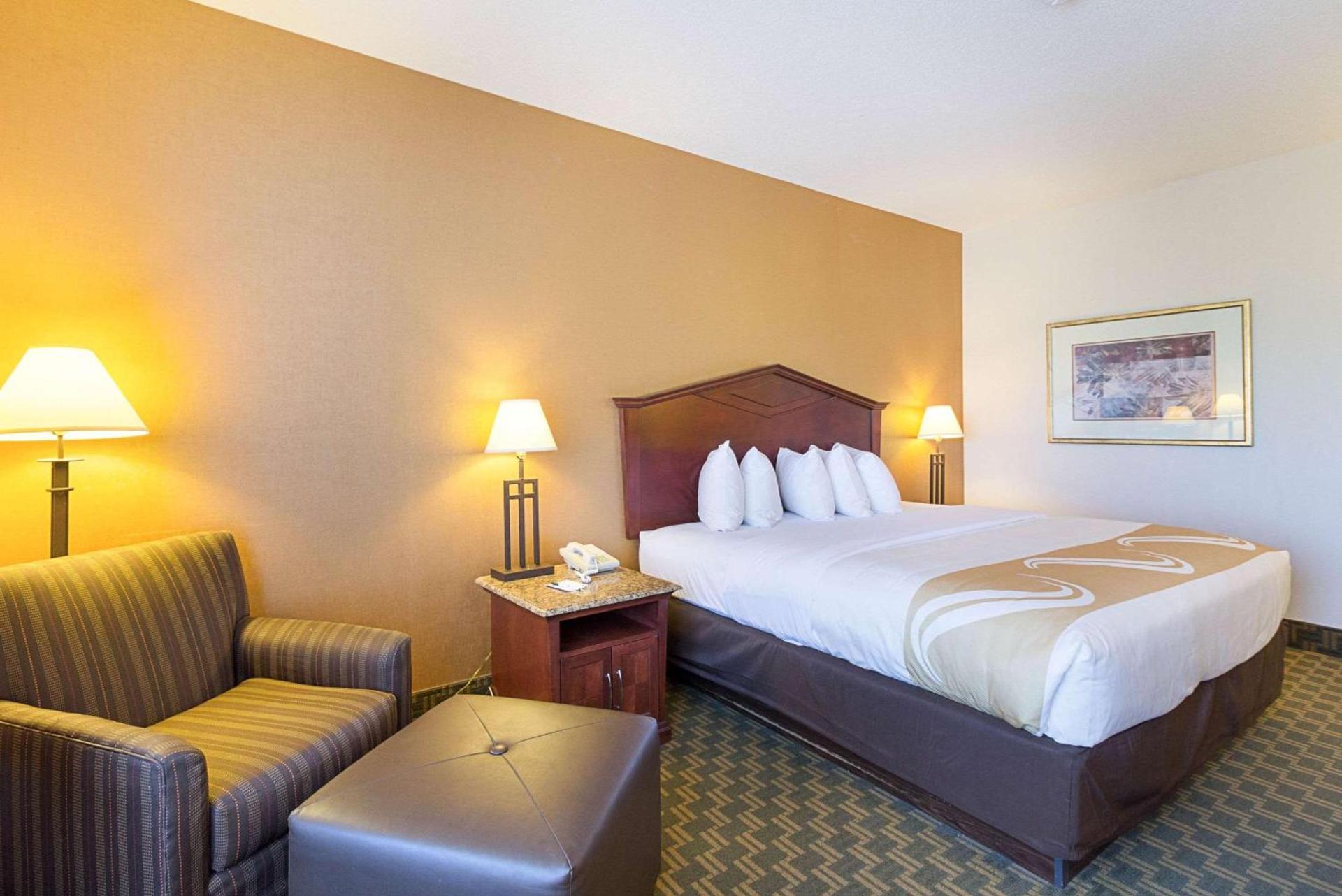 Quality Inn Fairmont photo 24