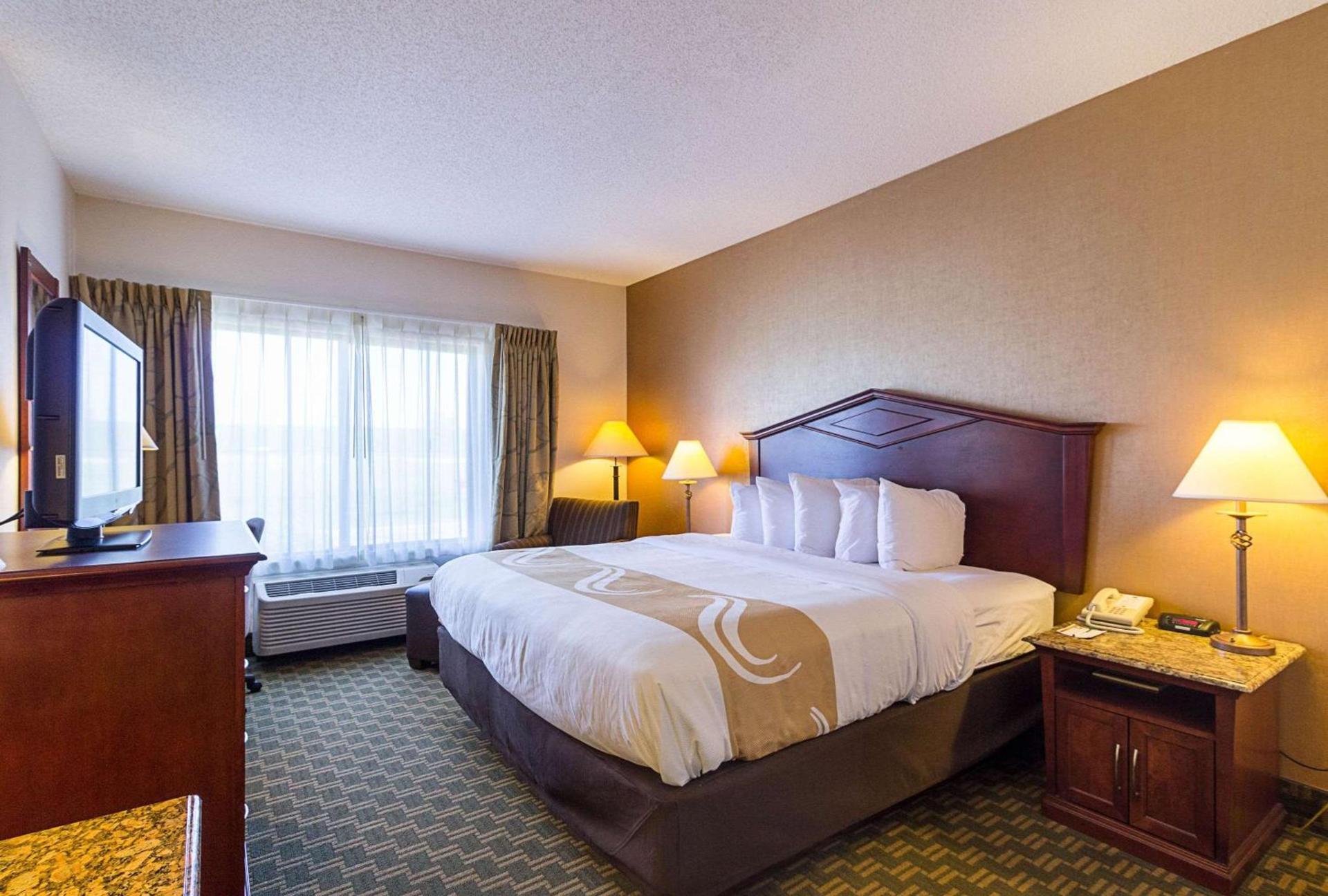 Quality Inn Fairmont photo 27