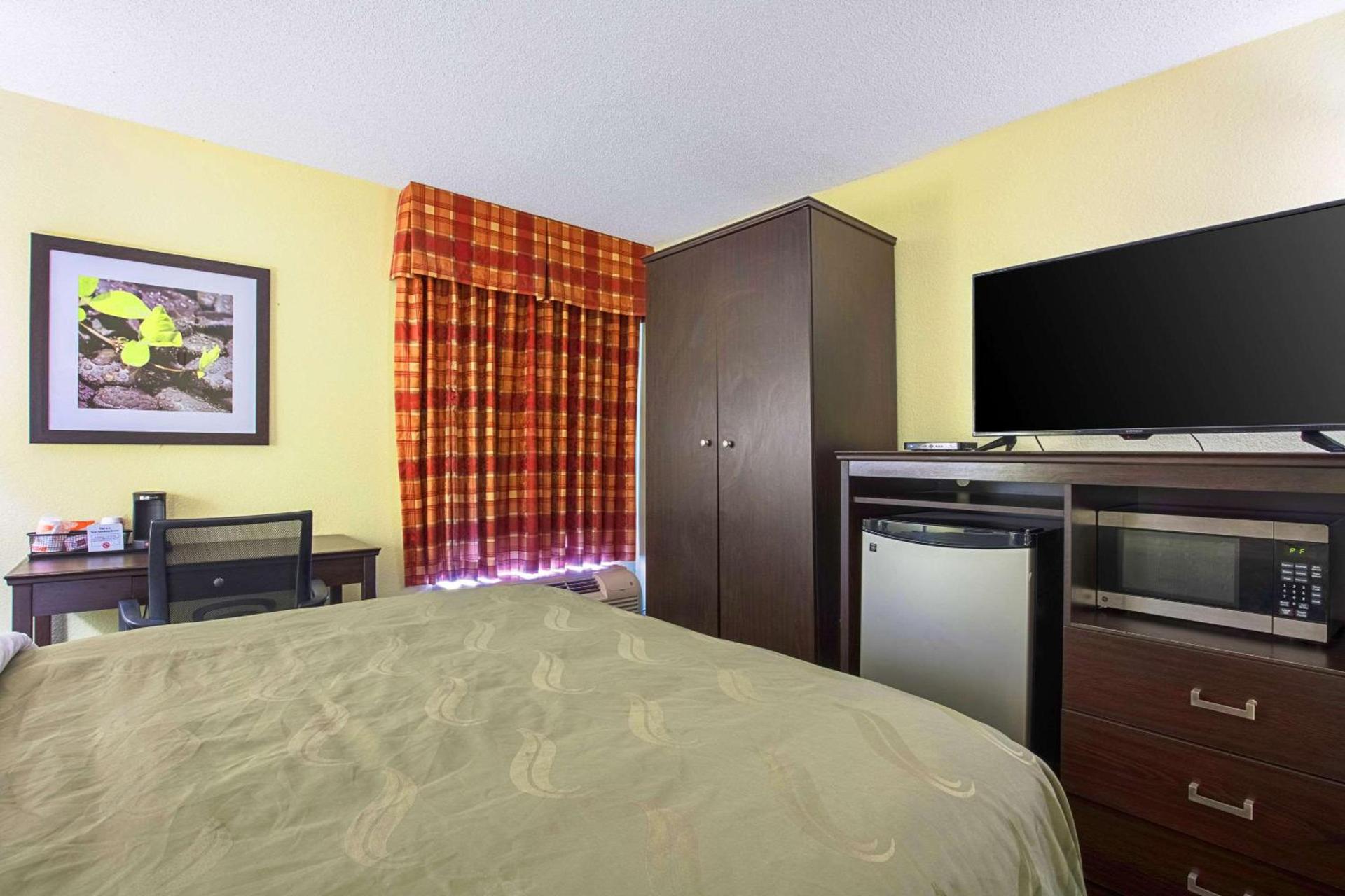 Quality Inn Holly Springs South photo 17